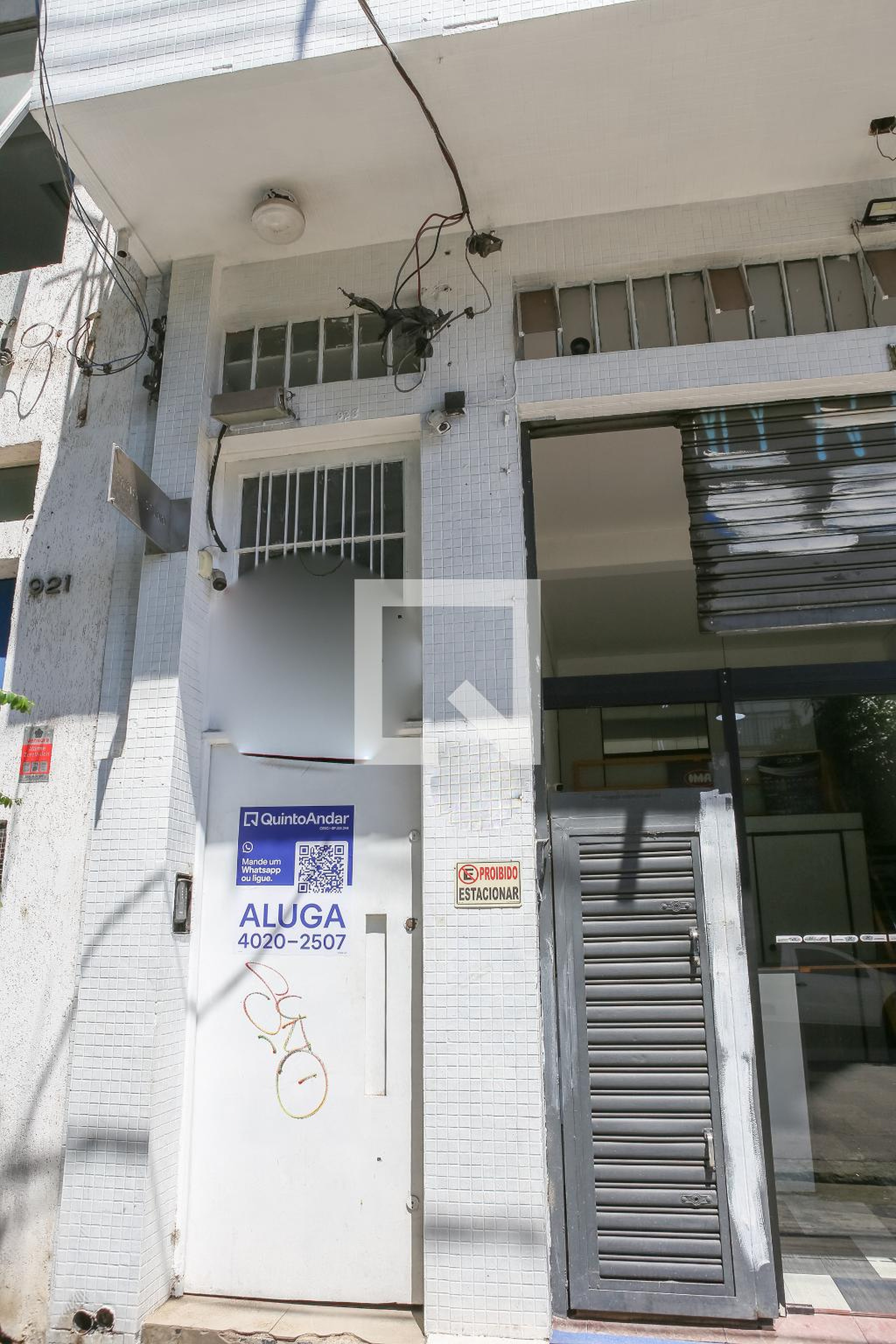 Fachada Condomínio em Rua Brigadeiro Galvão, 923