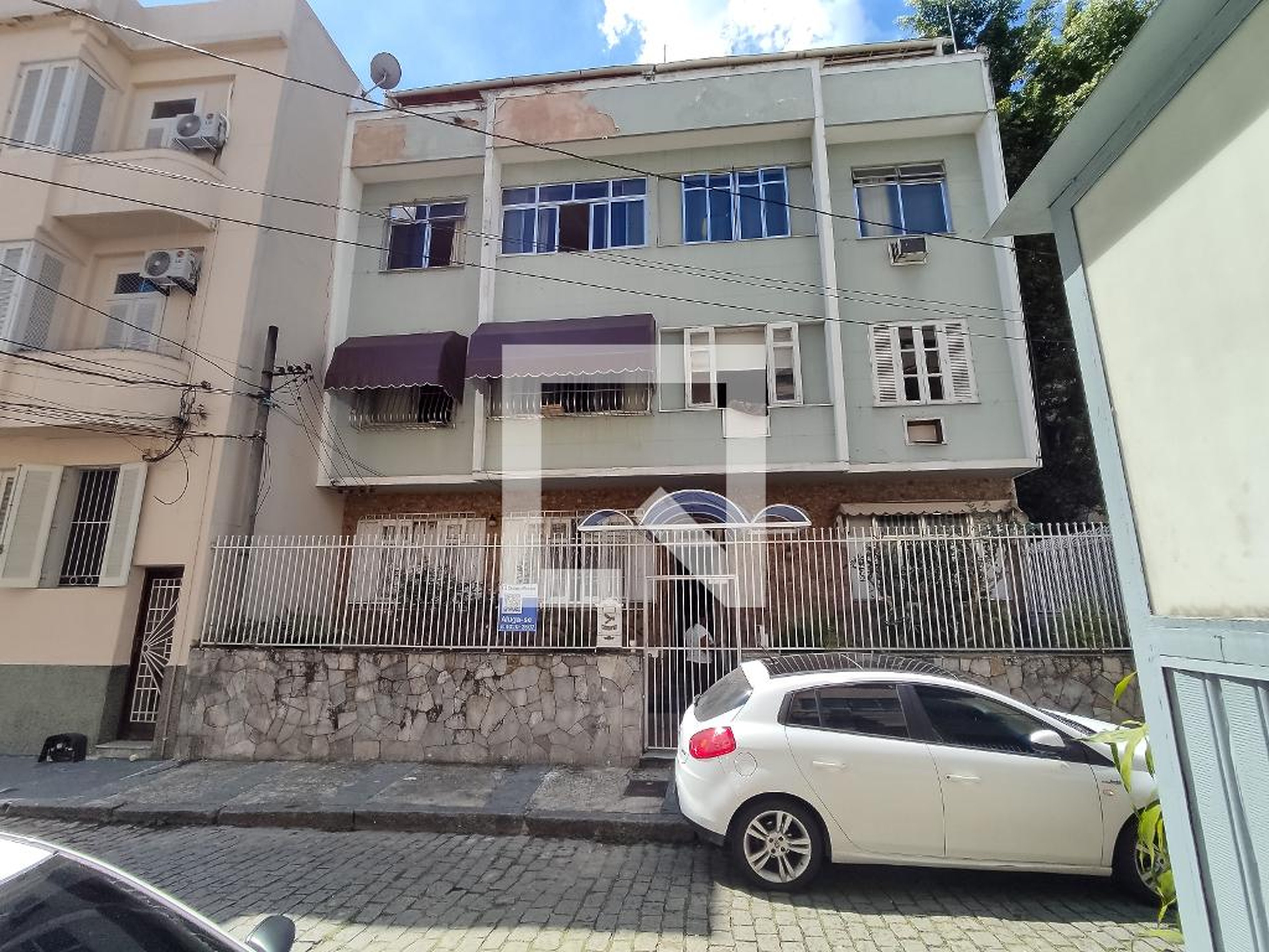 Fachada do Prédio Condomínio em Rua Caruso, 36