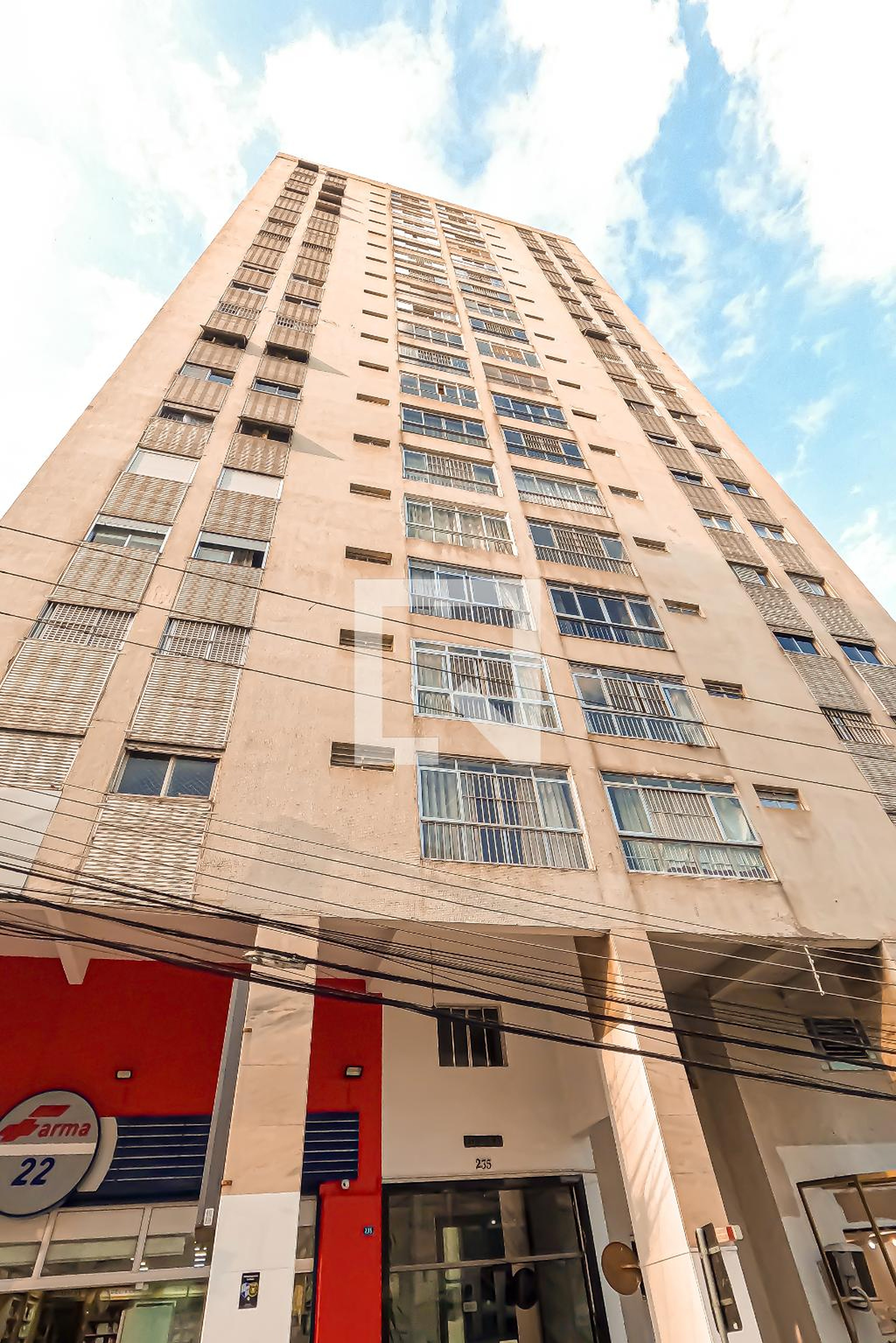 Fachada do Prédio Condomínio Sakai