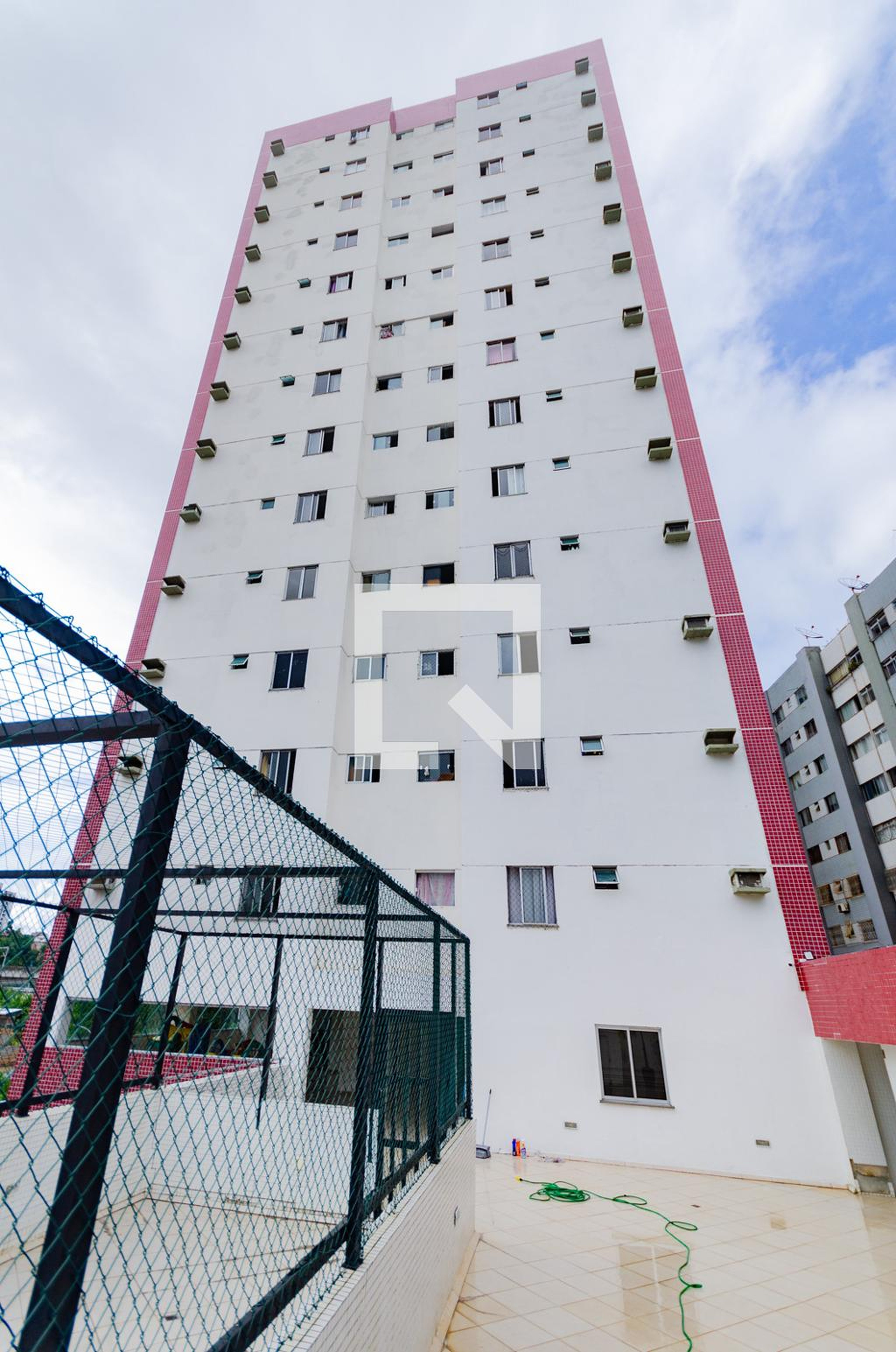 Fachada do Prédio Condomínio Valparaiso