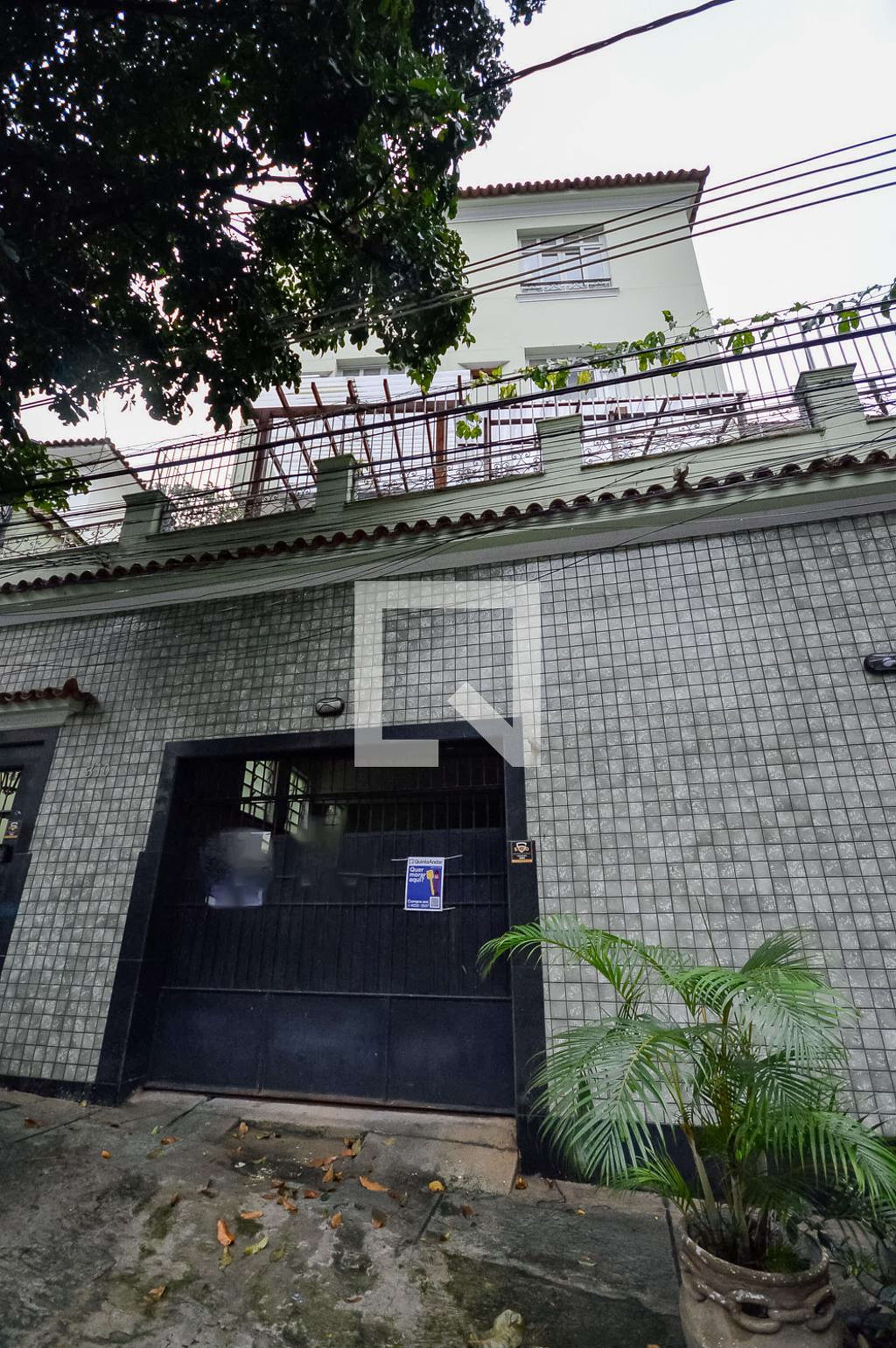 Fachada Condomínio Izak Kava