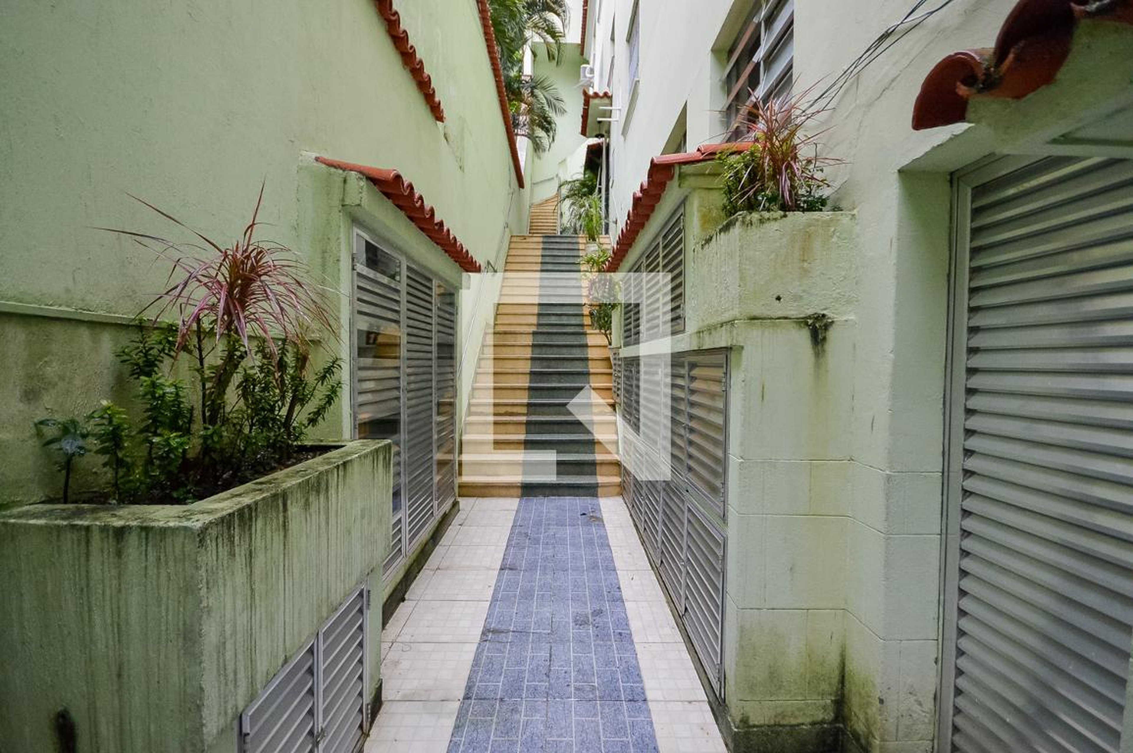 Hall de Entrada - Izak Kava