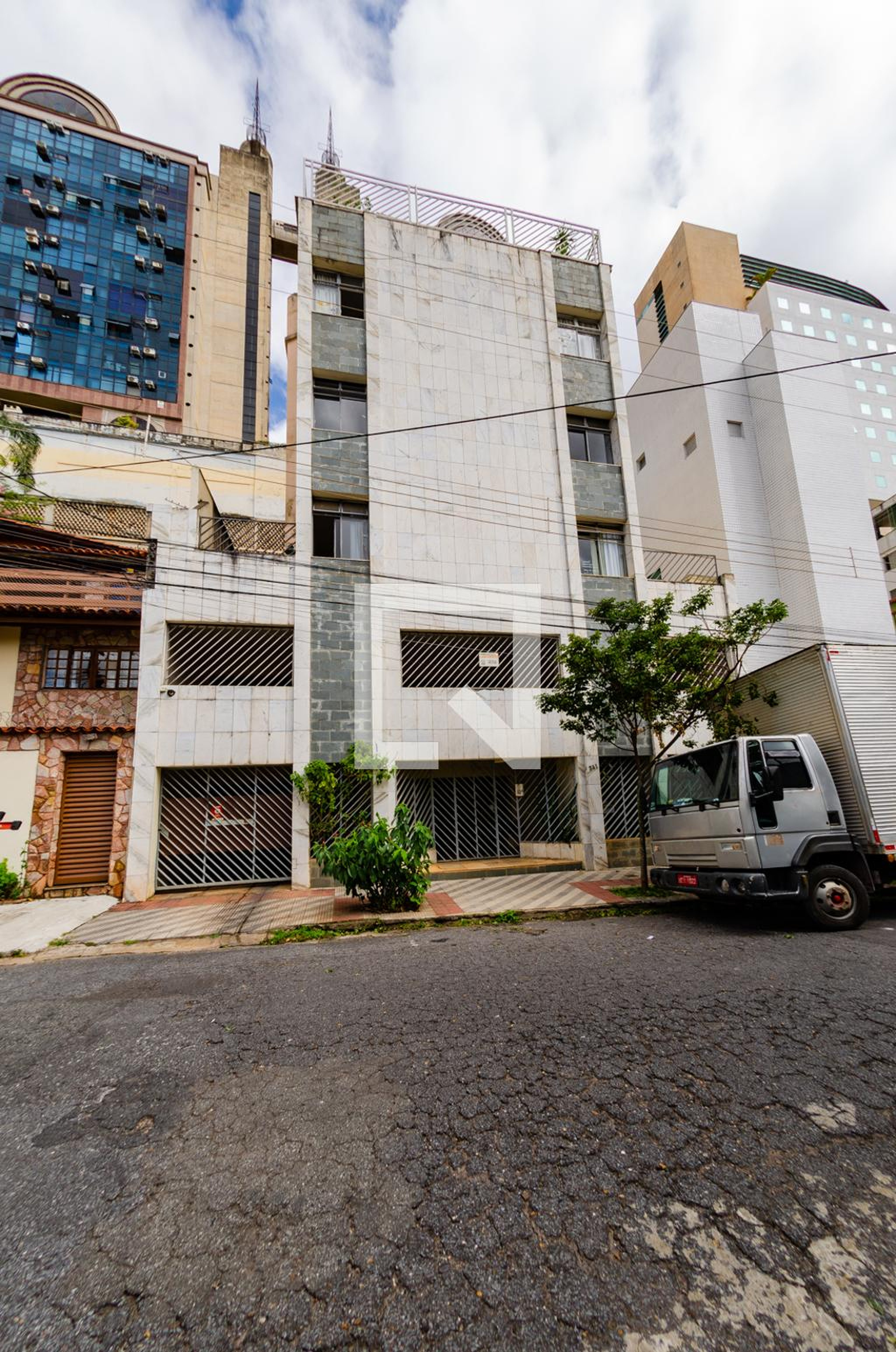 Fachada Condomínio em Rua Doutor Sette Câmara, 341