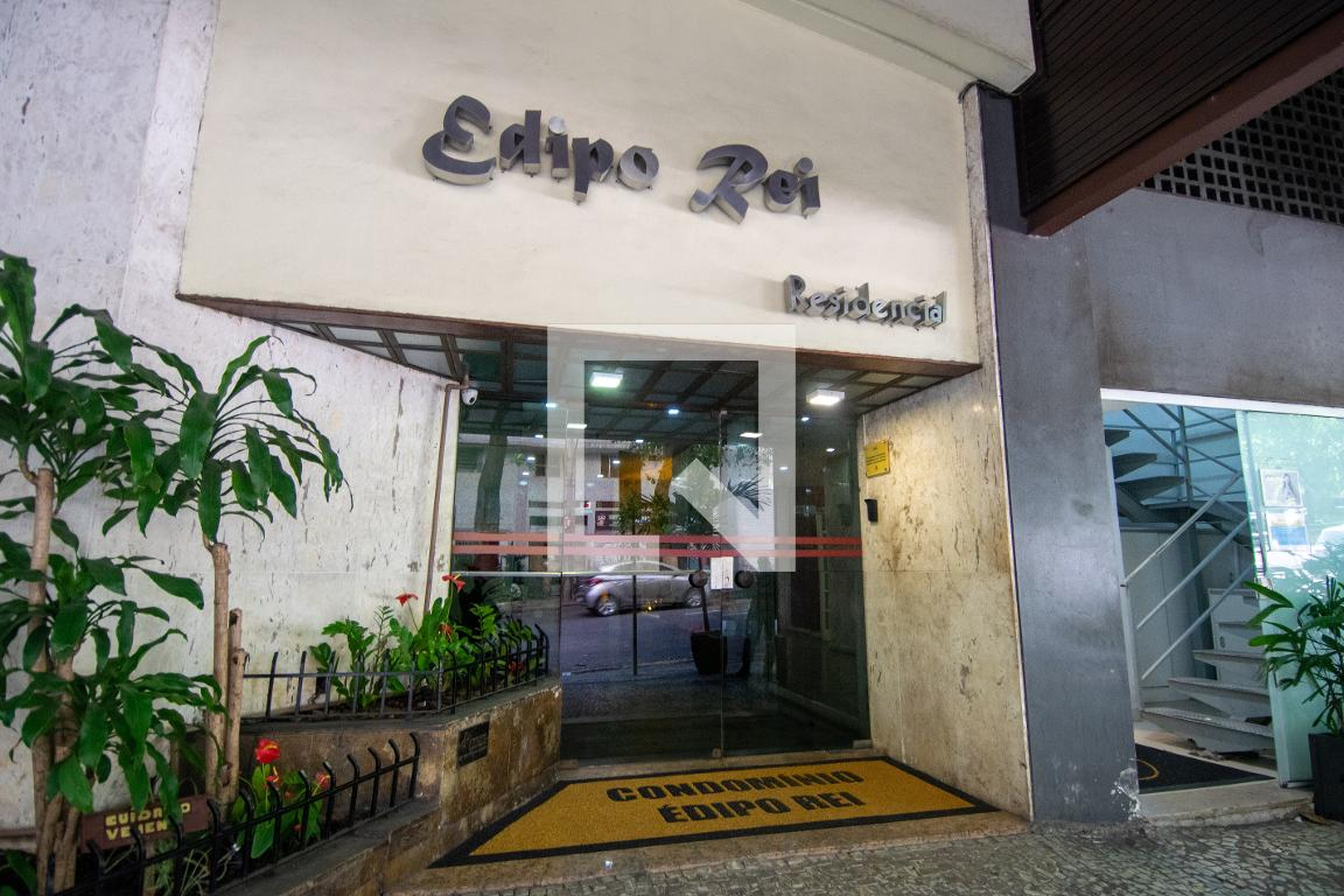 Fachada Condomínio em Rua Figueiredo Magalhães, 884