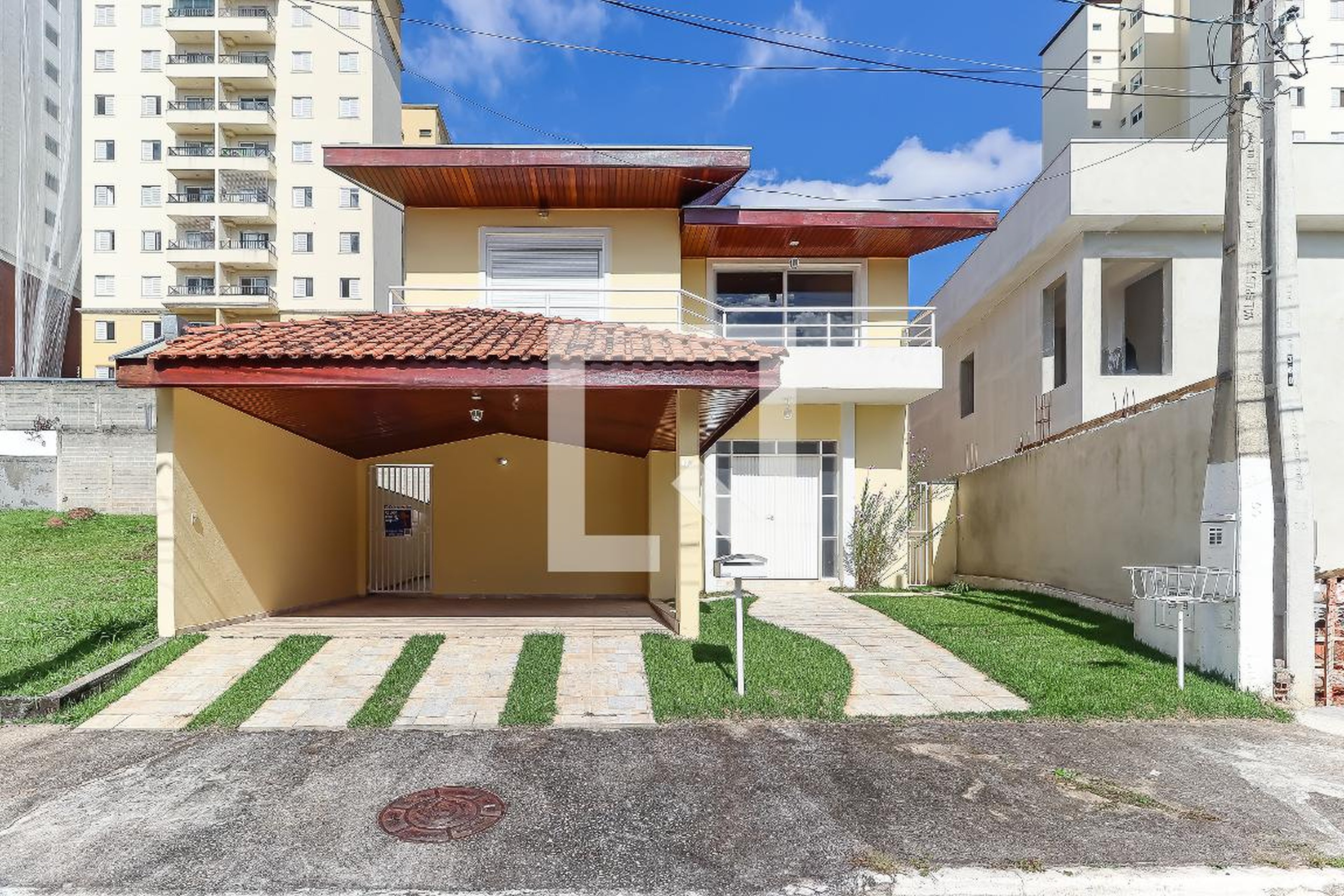 Fachada Condomínio em Rua João Justo Pereira, 340