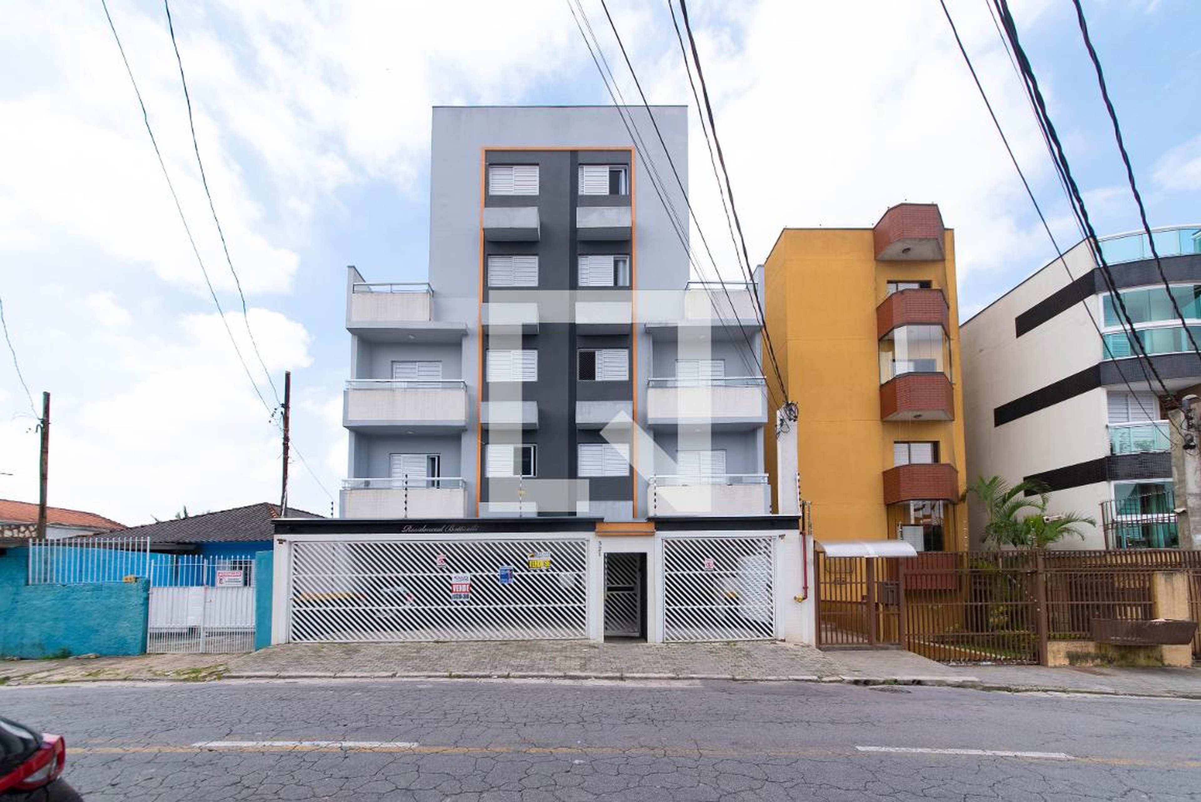 Fachada Condomínio em Rua Clodoaldo Portugal Caribé, 321