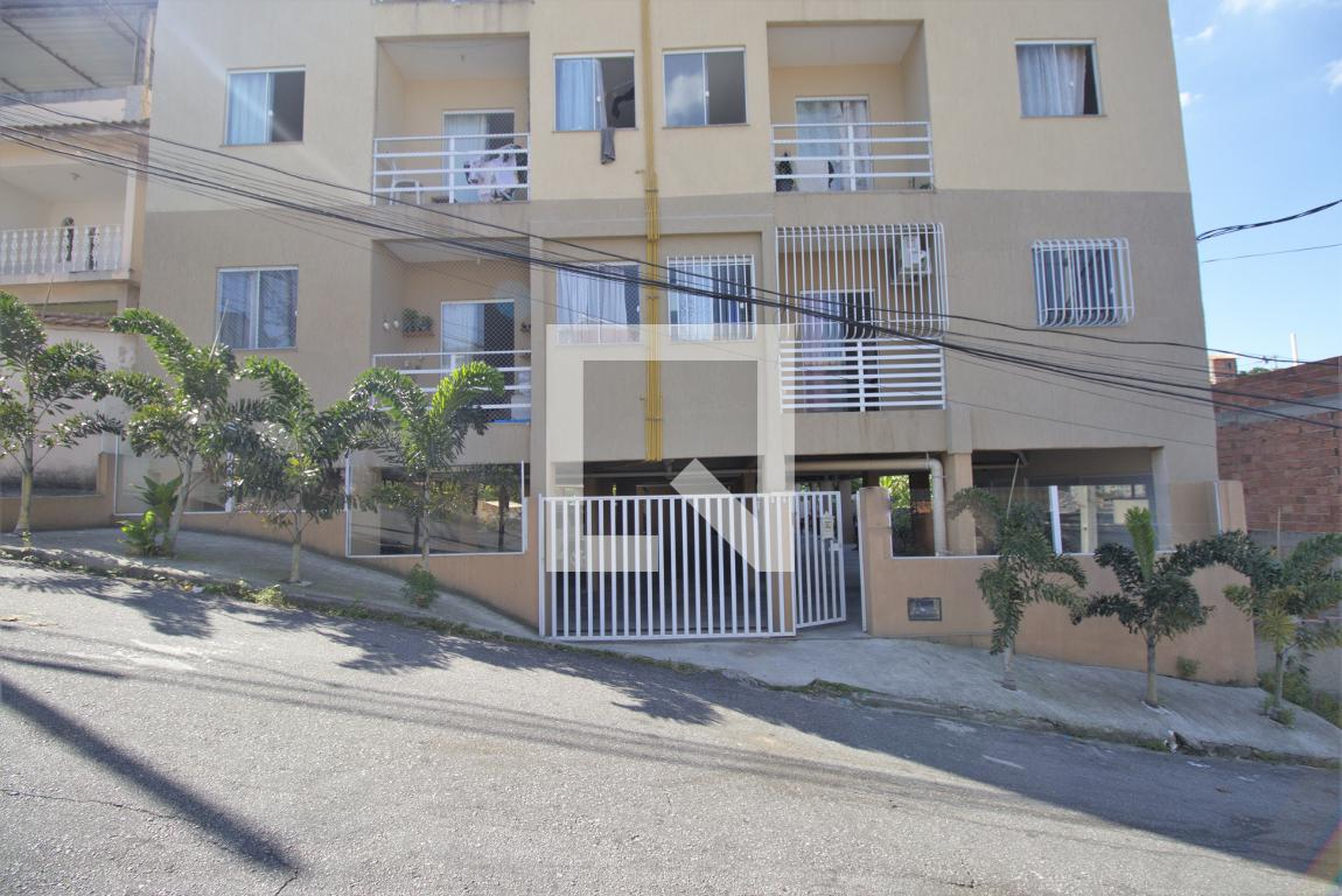 Fachada Condomínio em Rua Alberto Coupey, 256