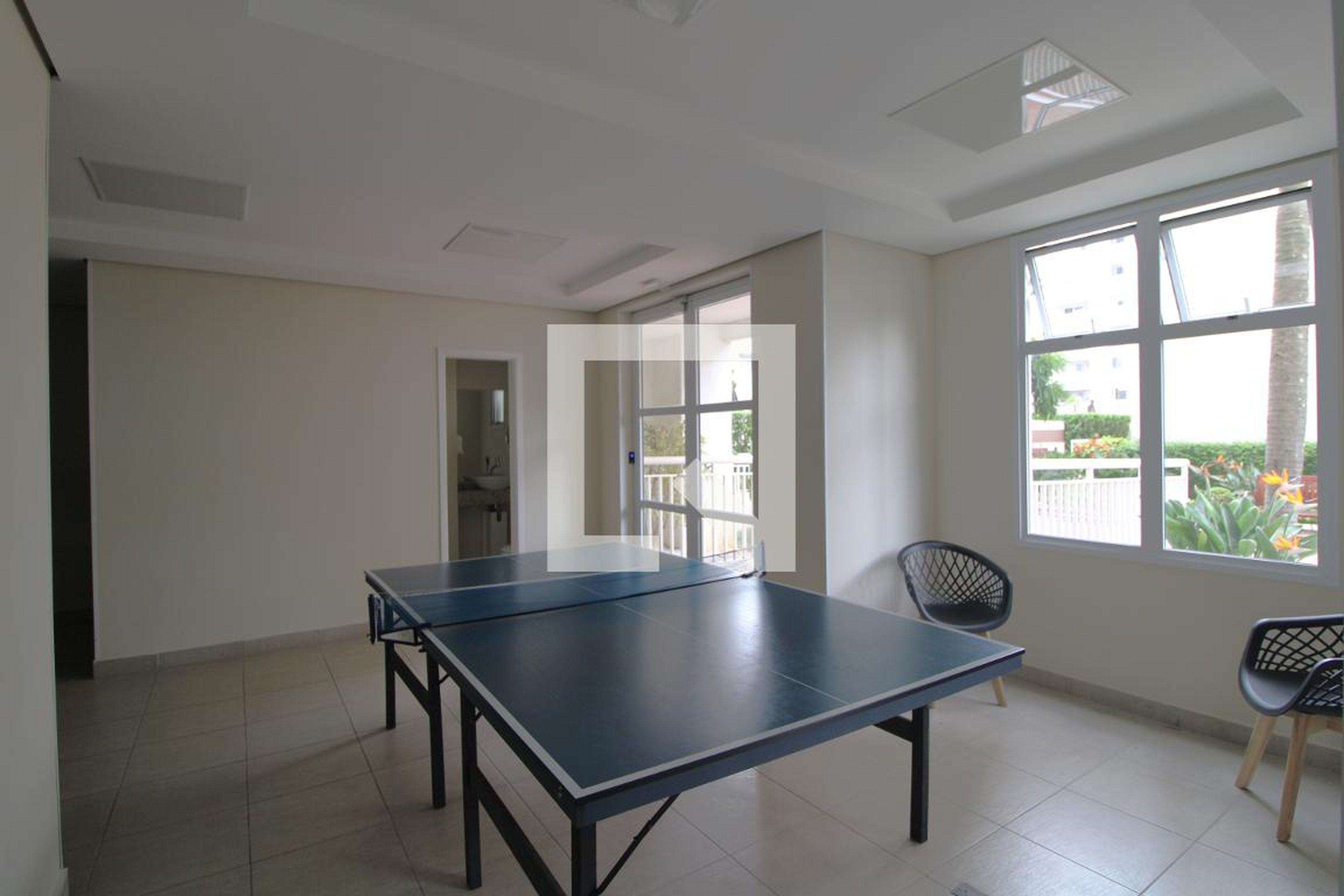 Sala de jogos - Vila Nova Sabará - Praça Flora