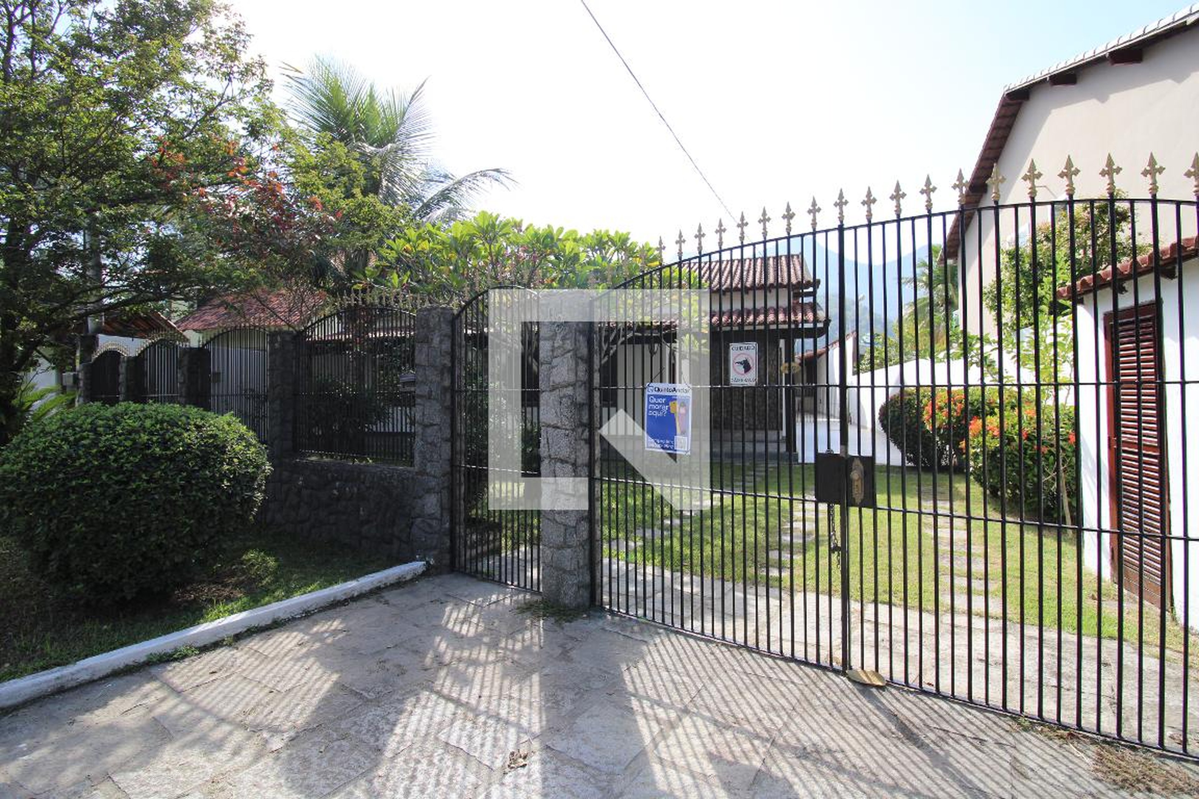 Fachada Condomínio Bosque dos Esquilos