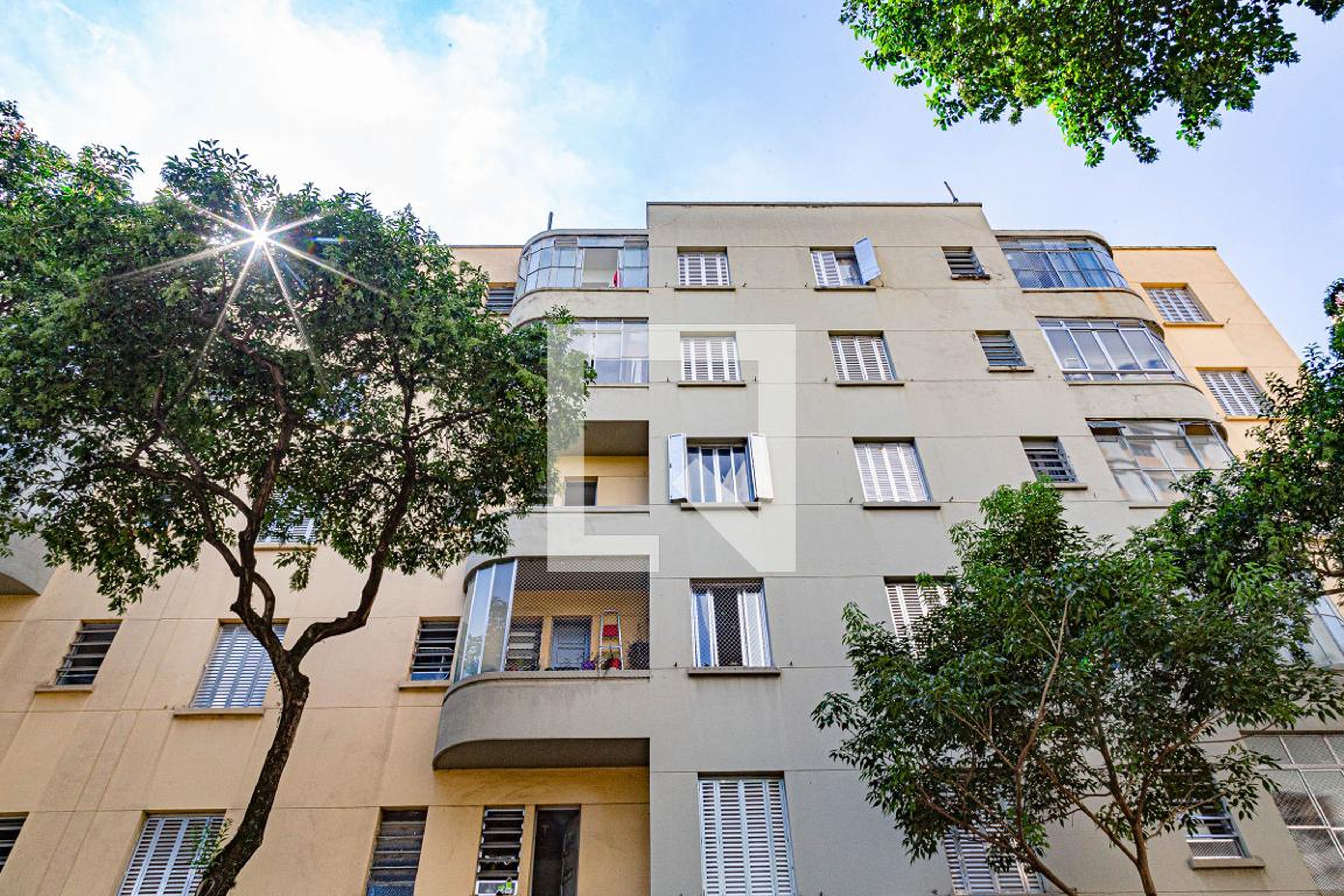 Fachada do Prédio Condomínio em Rua Francisca Miquelina, 324