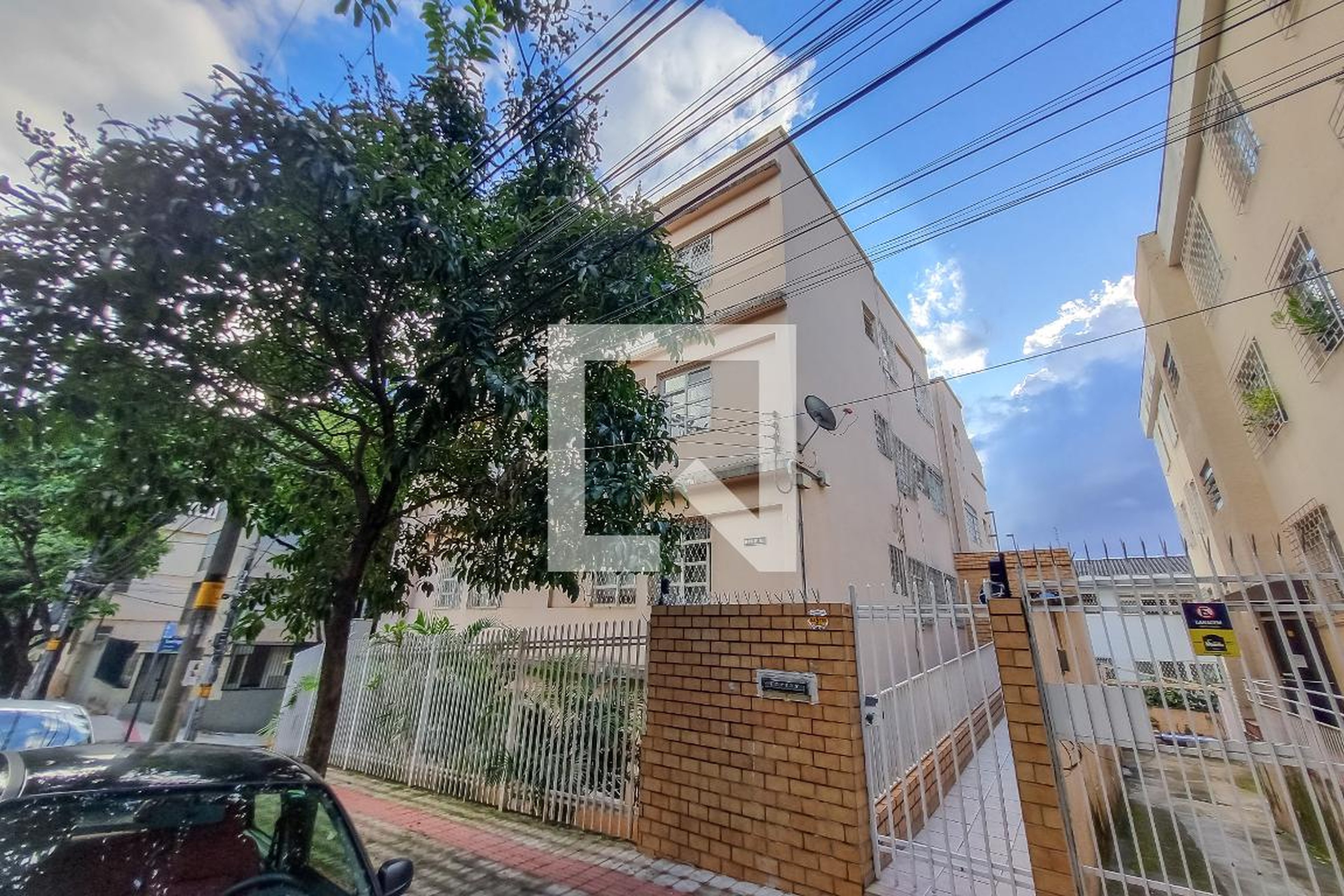 Fachada Condomínio em Rua Chile, 54