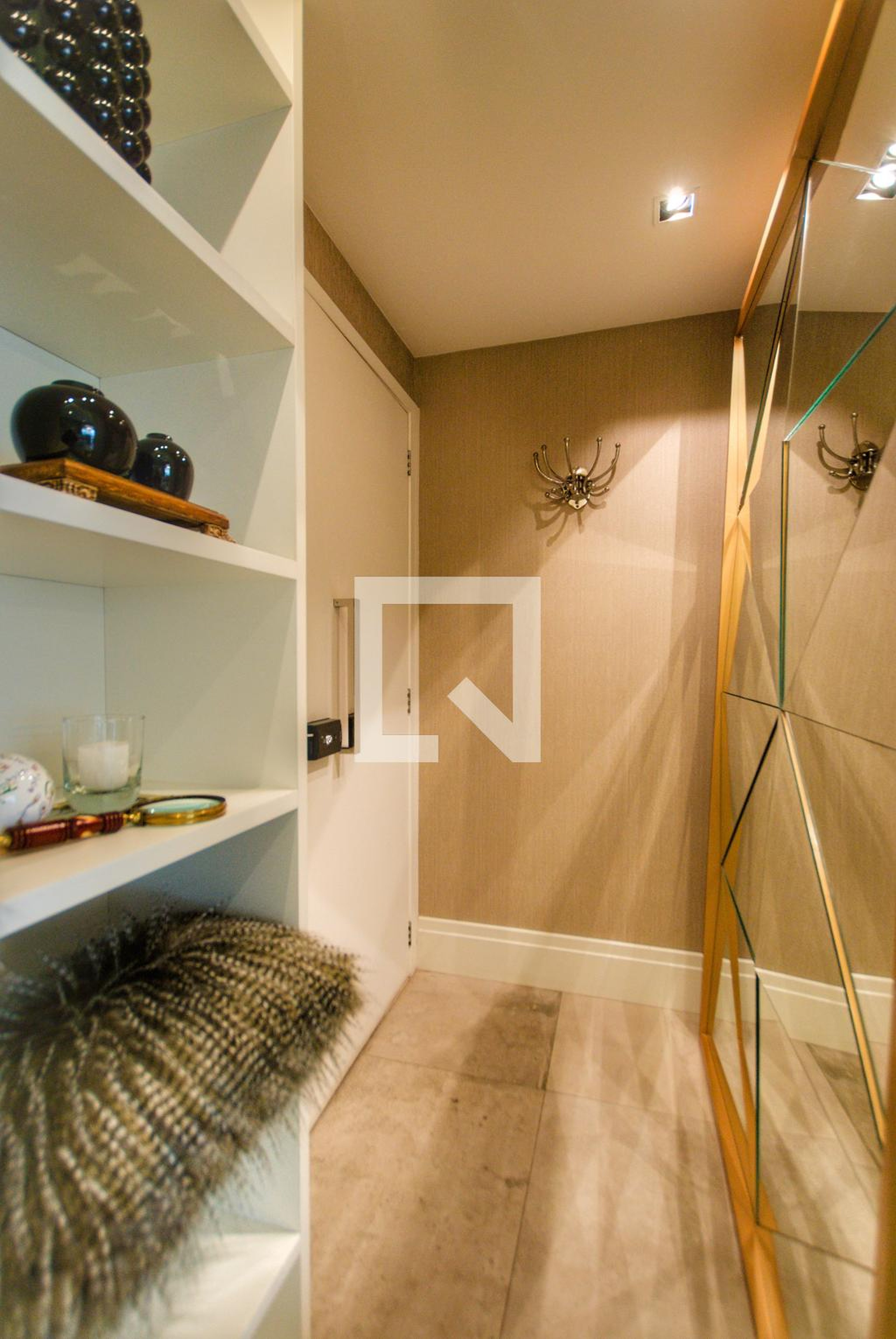 Entrada - Essentials