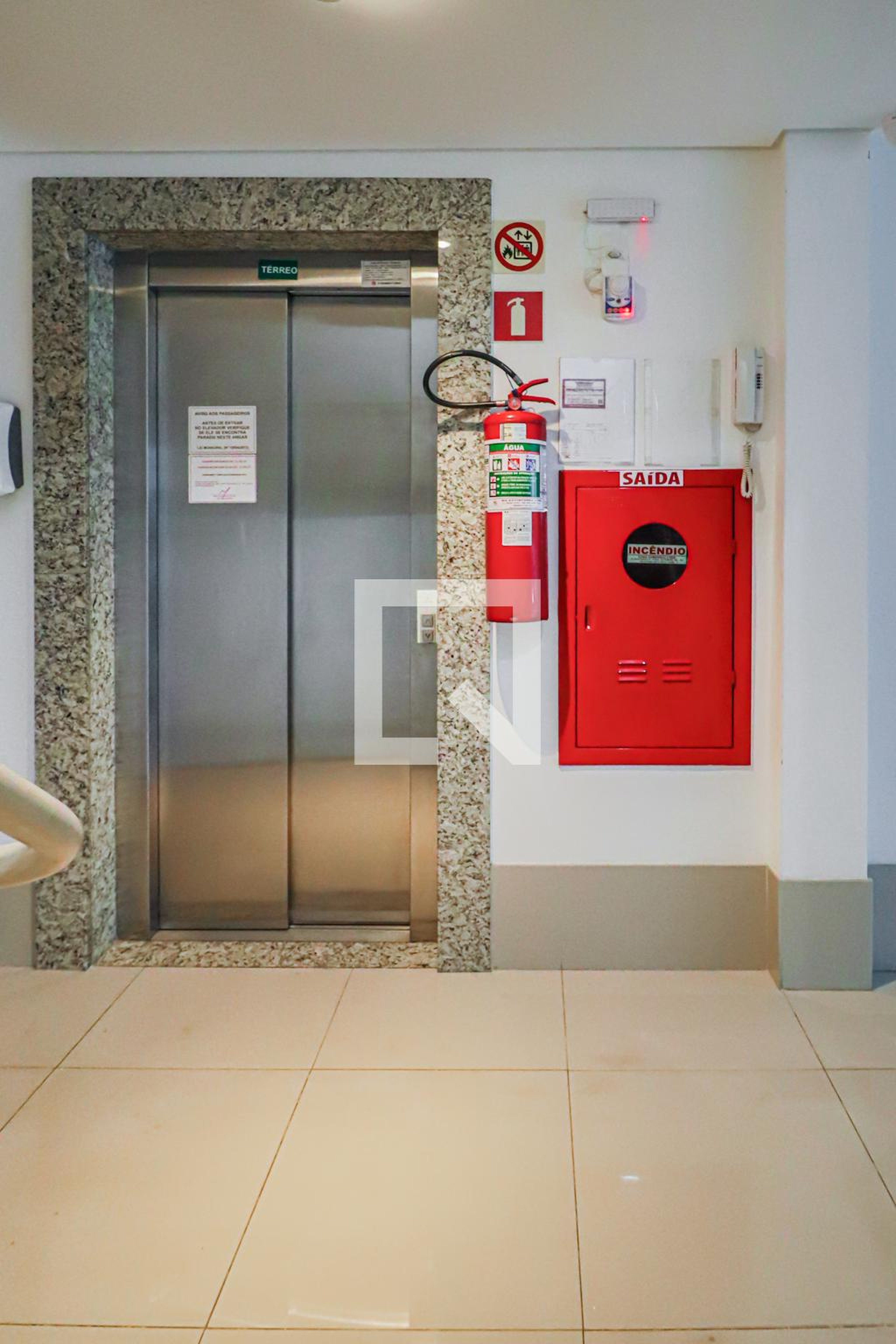 Elevador - Edifício Residencial Villa Allegra