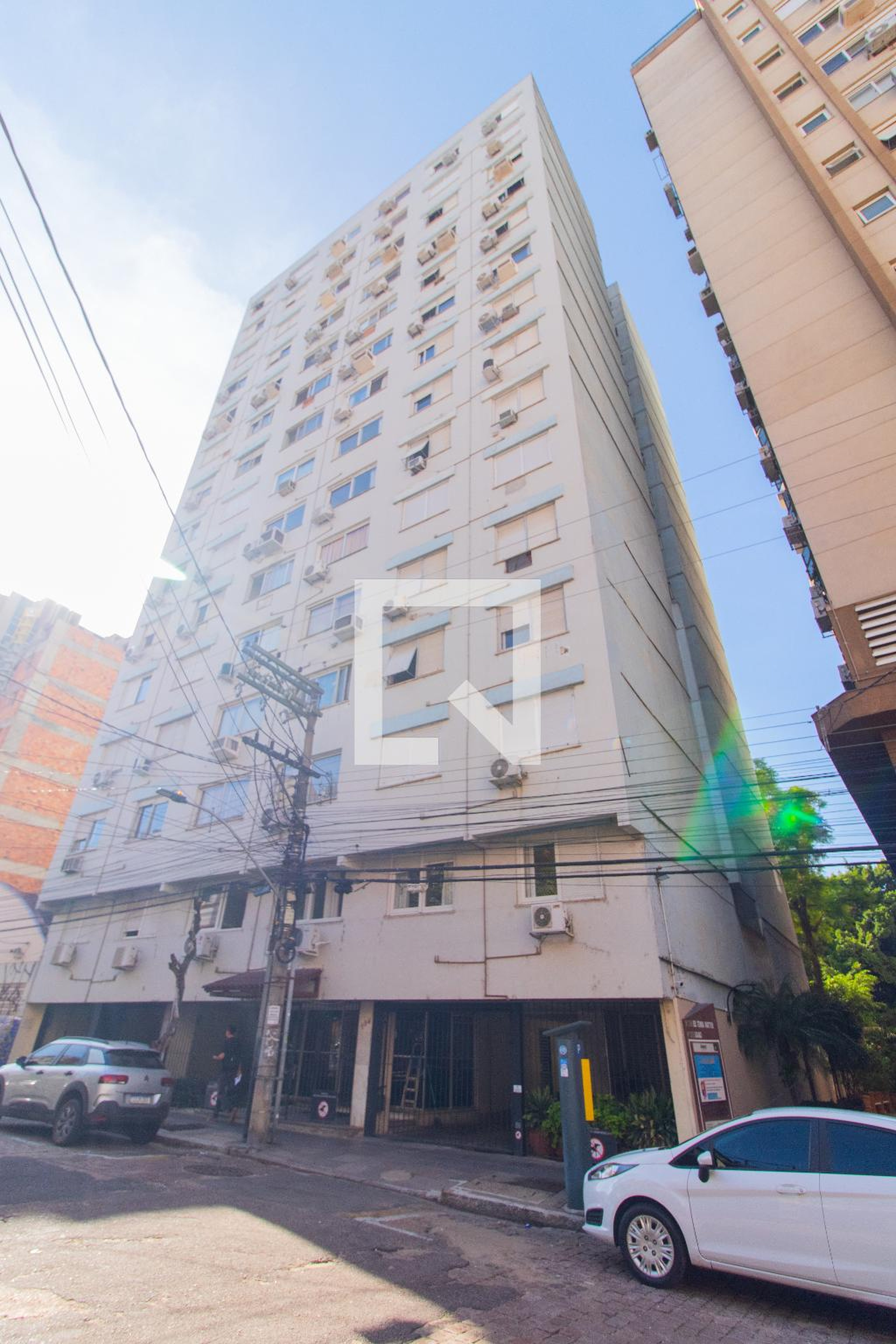 Fachada Condomínio em Rua Coronel Genuíno, 194