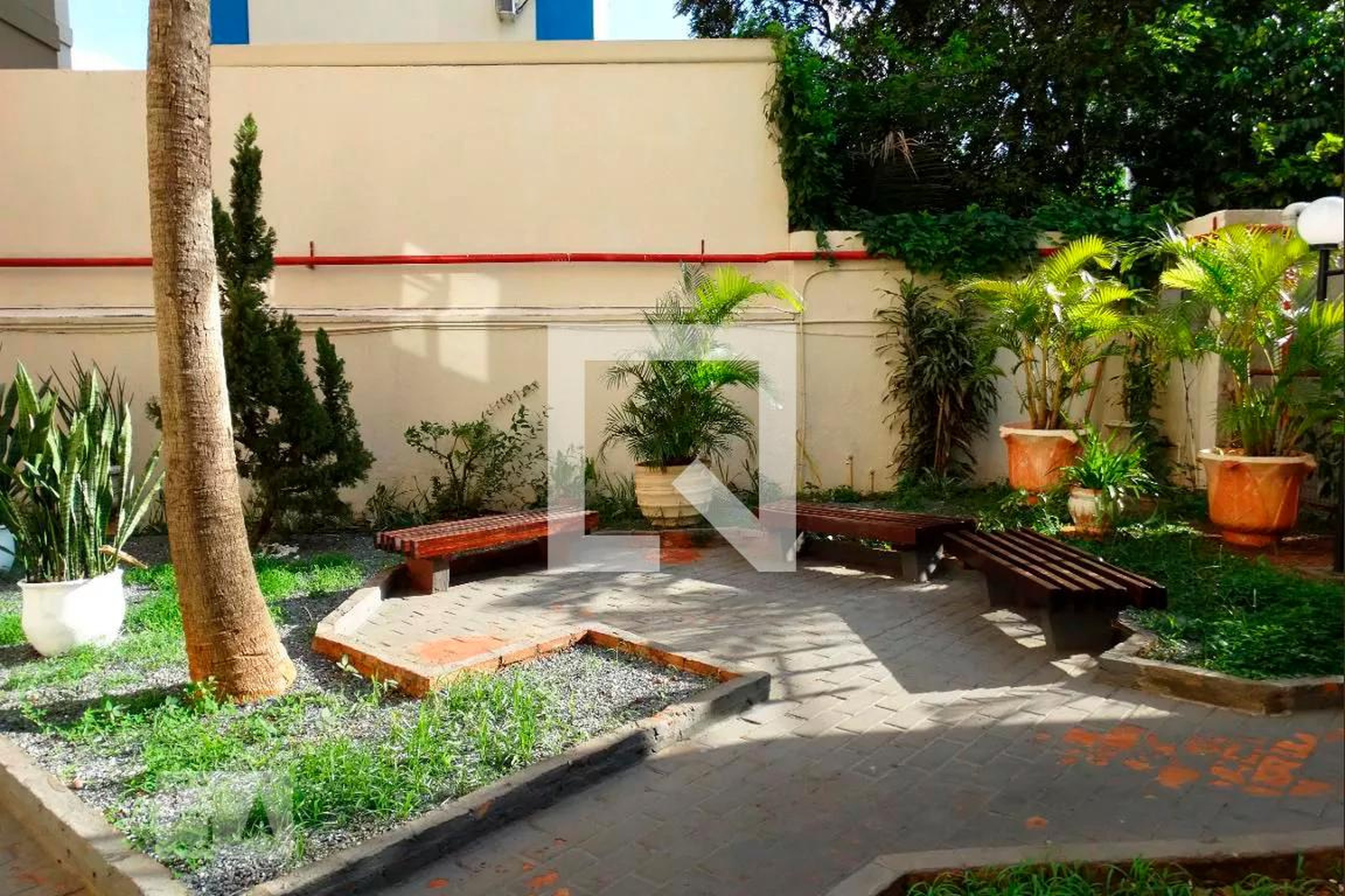 Área comum - Léo Lince