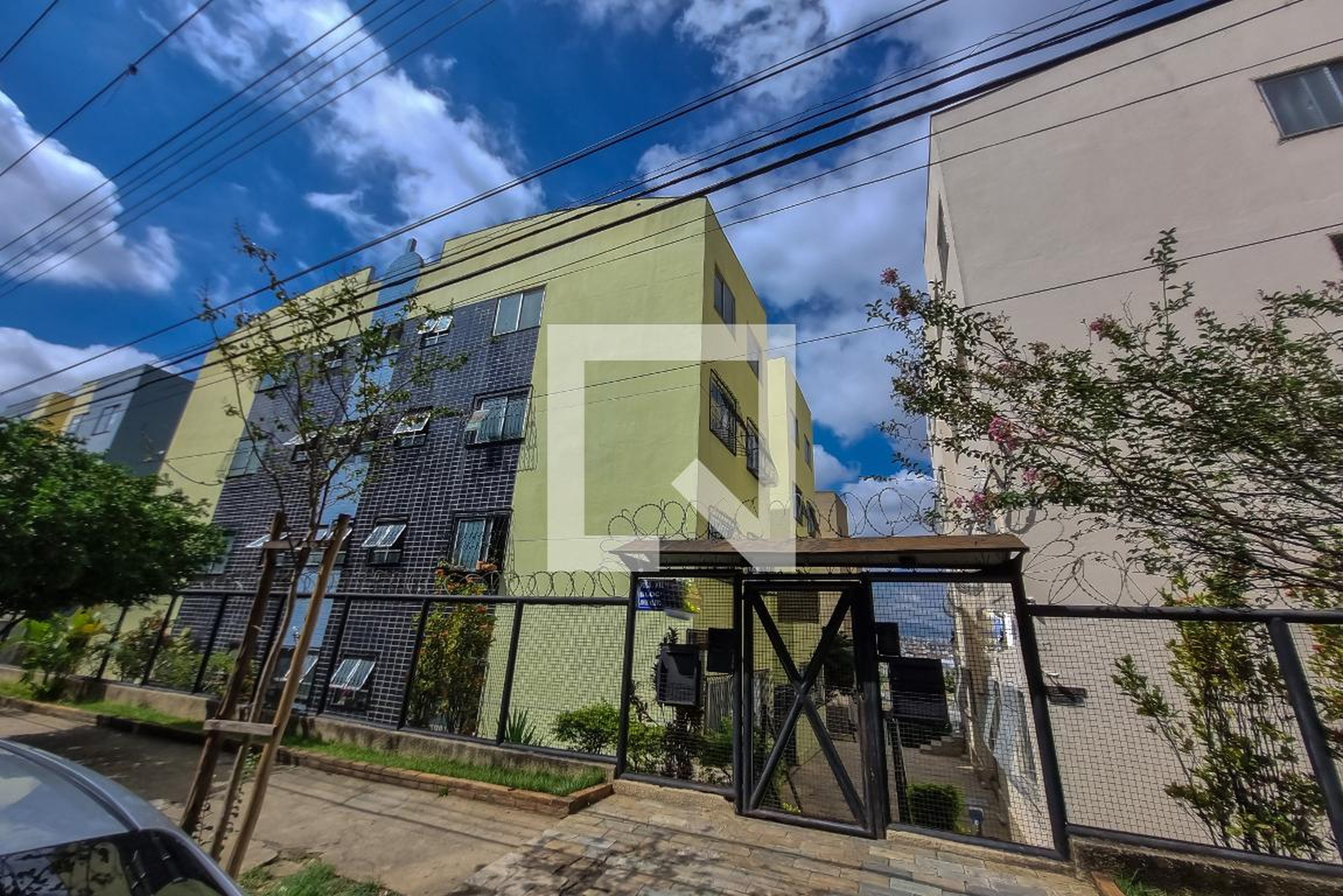 Fachada Condomínio em Rua José Cleto, 1389