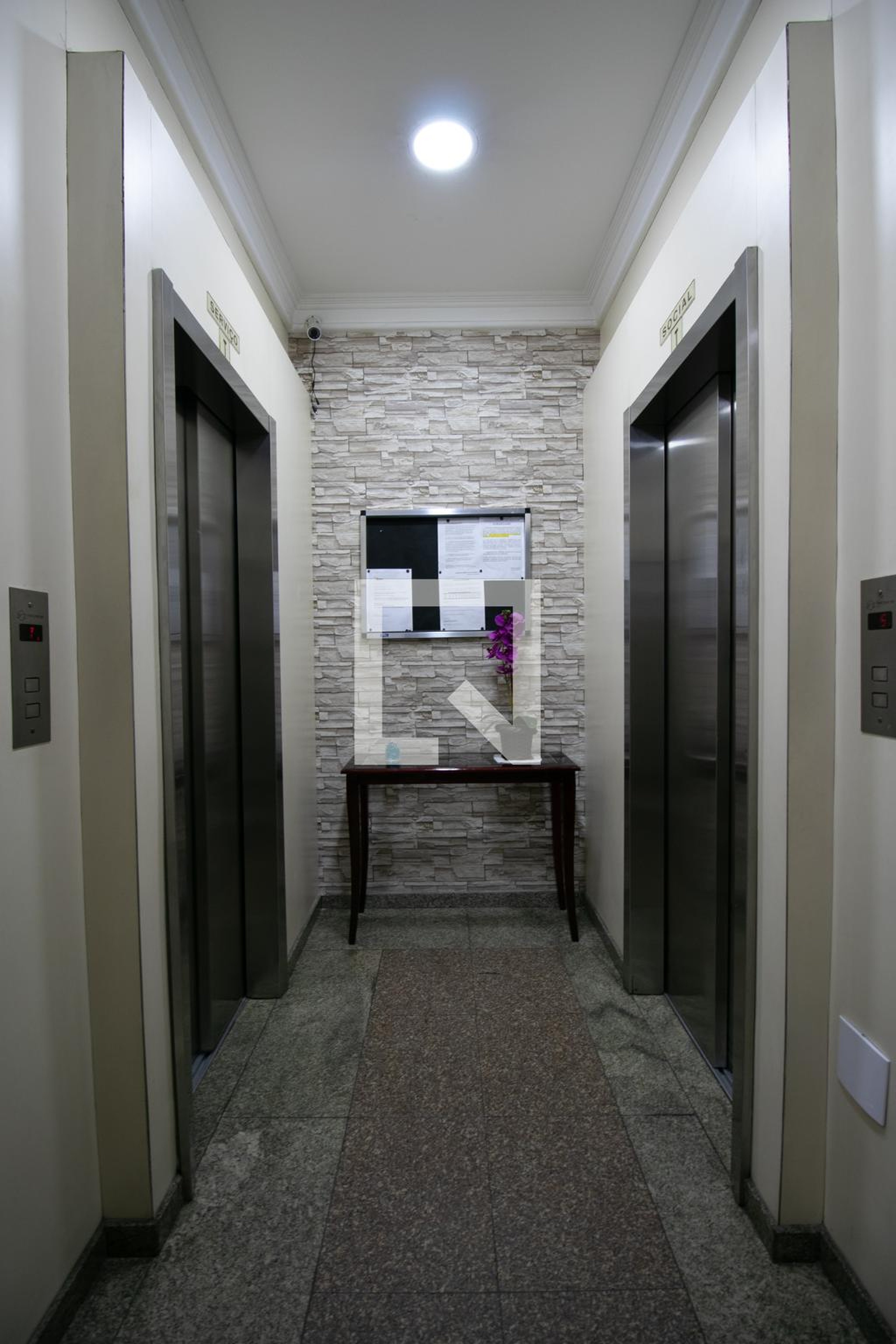 Hall - Vicente Mateus III