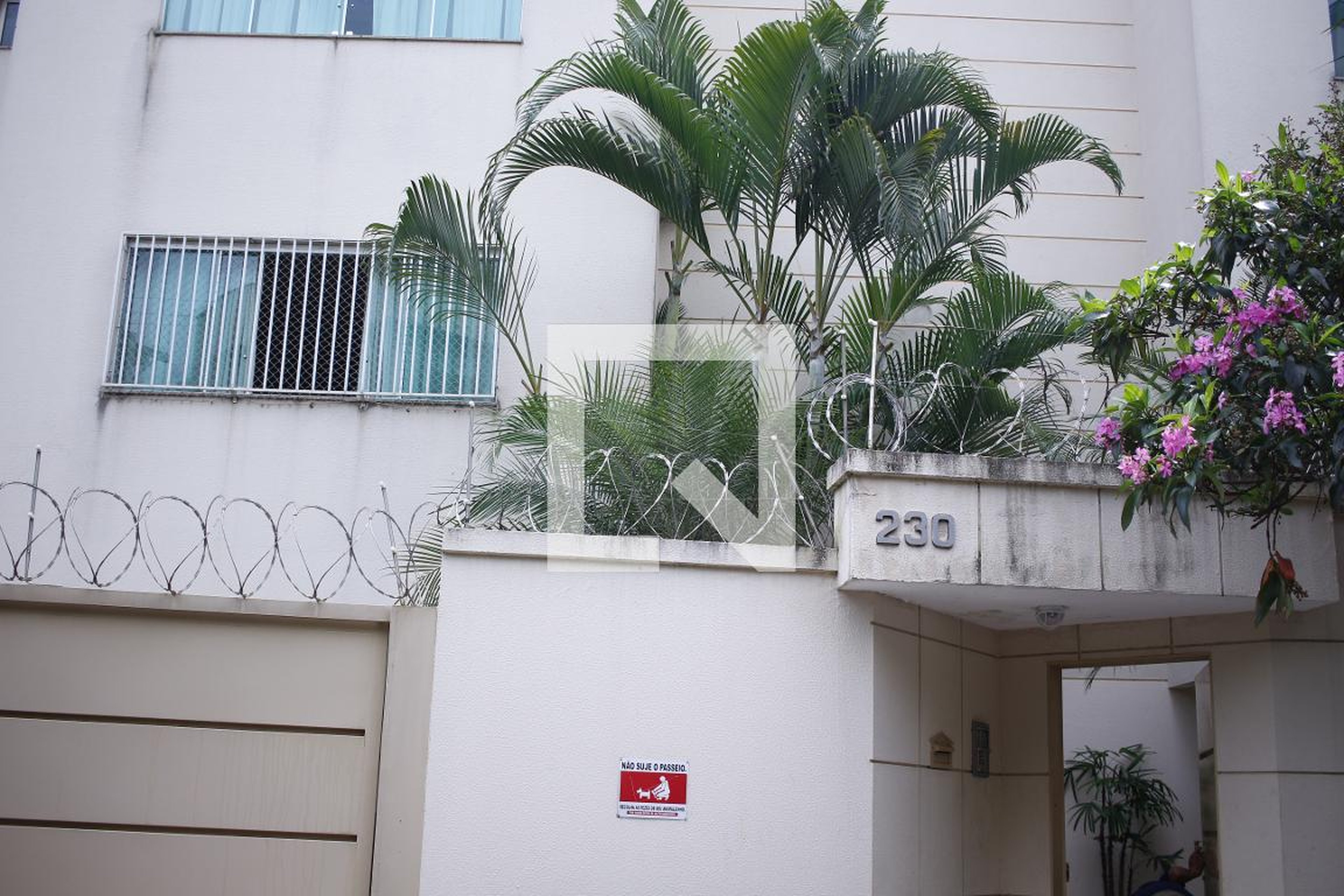Fachada do Prédio Condomínio em Rua Sapucaí, 230
