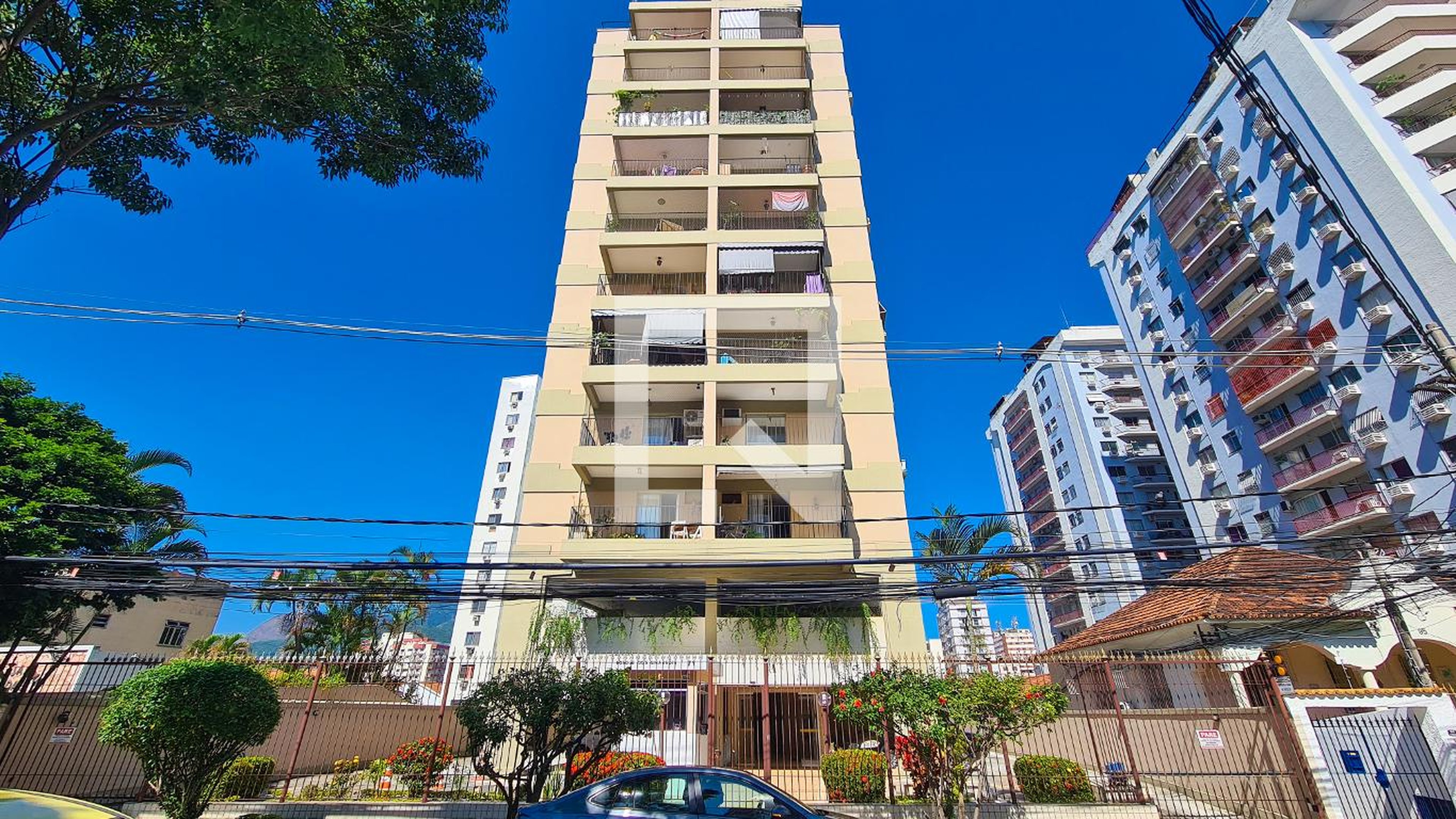 Fachada do Condomínio Edifício Bosque dos Girassóis