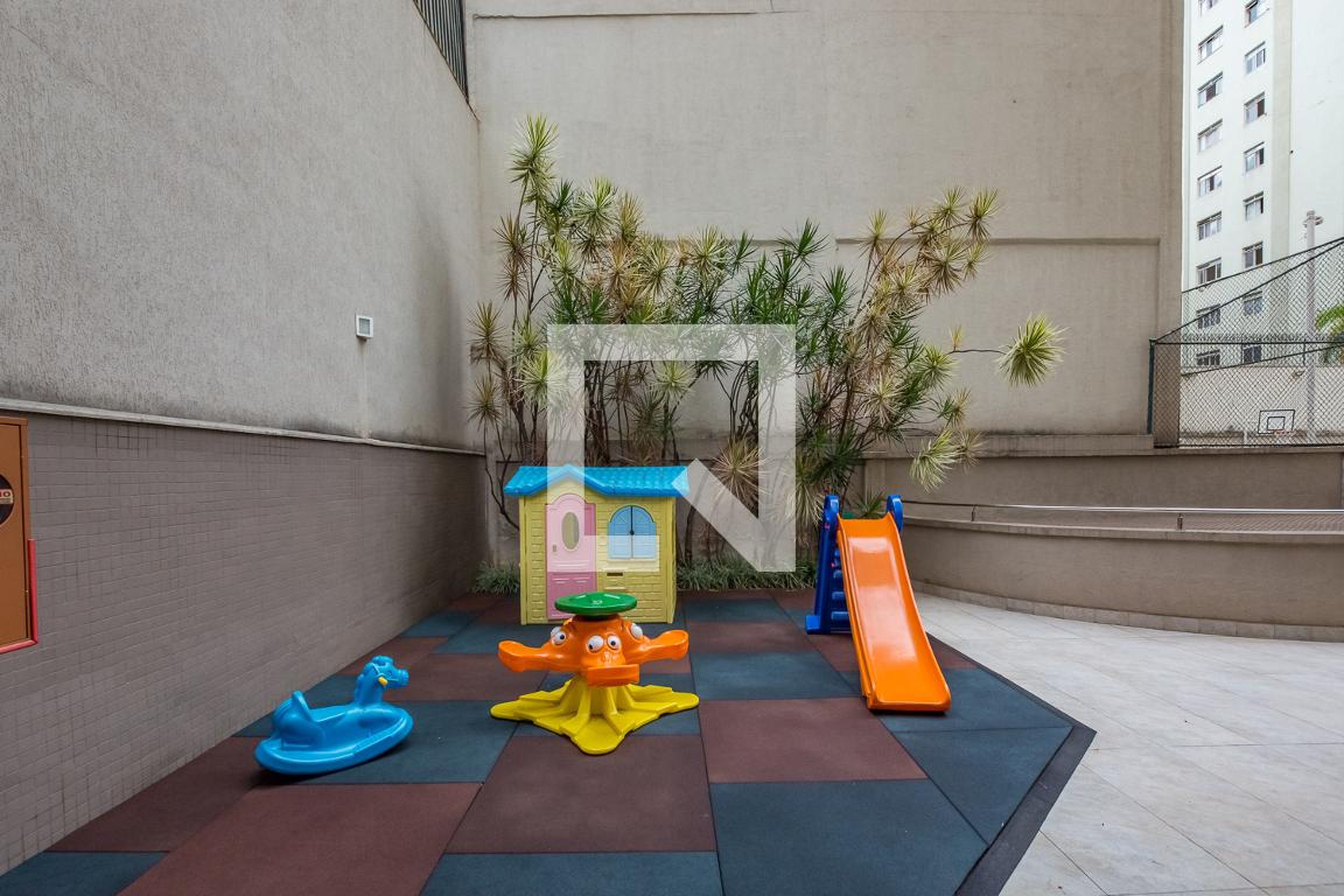 Playground - Edifício Costa Brava