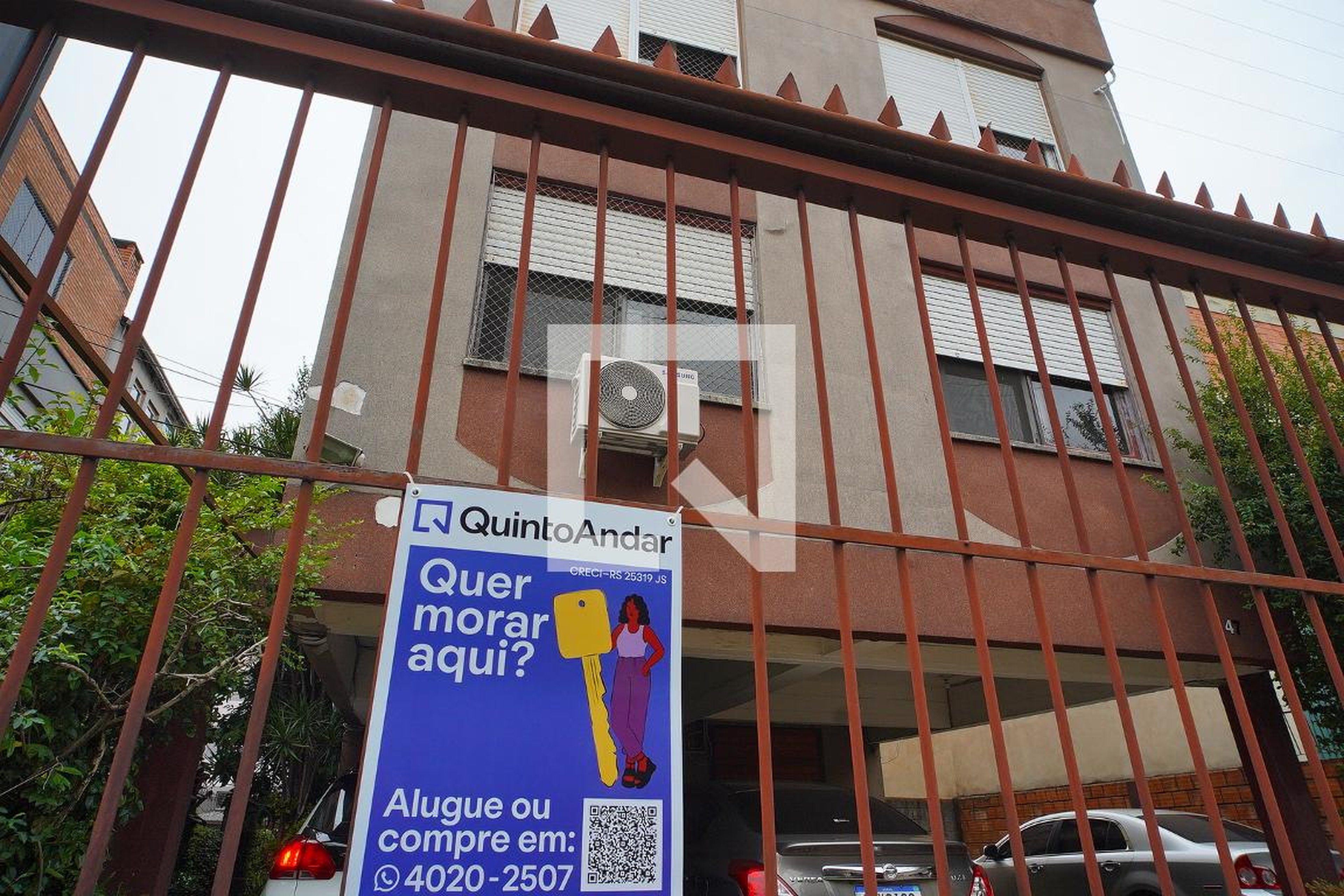 Fachada do Prédio Condomínio em Rua Ari Barroso, 47