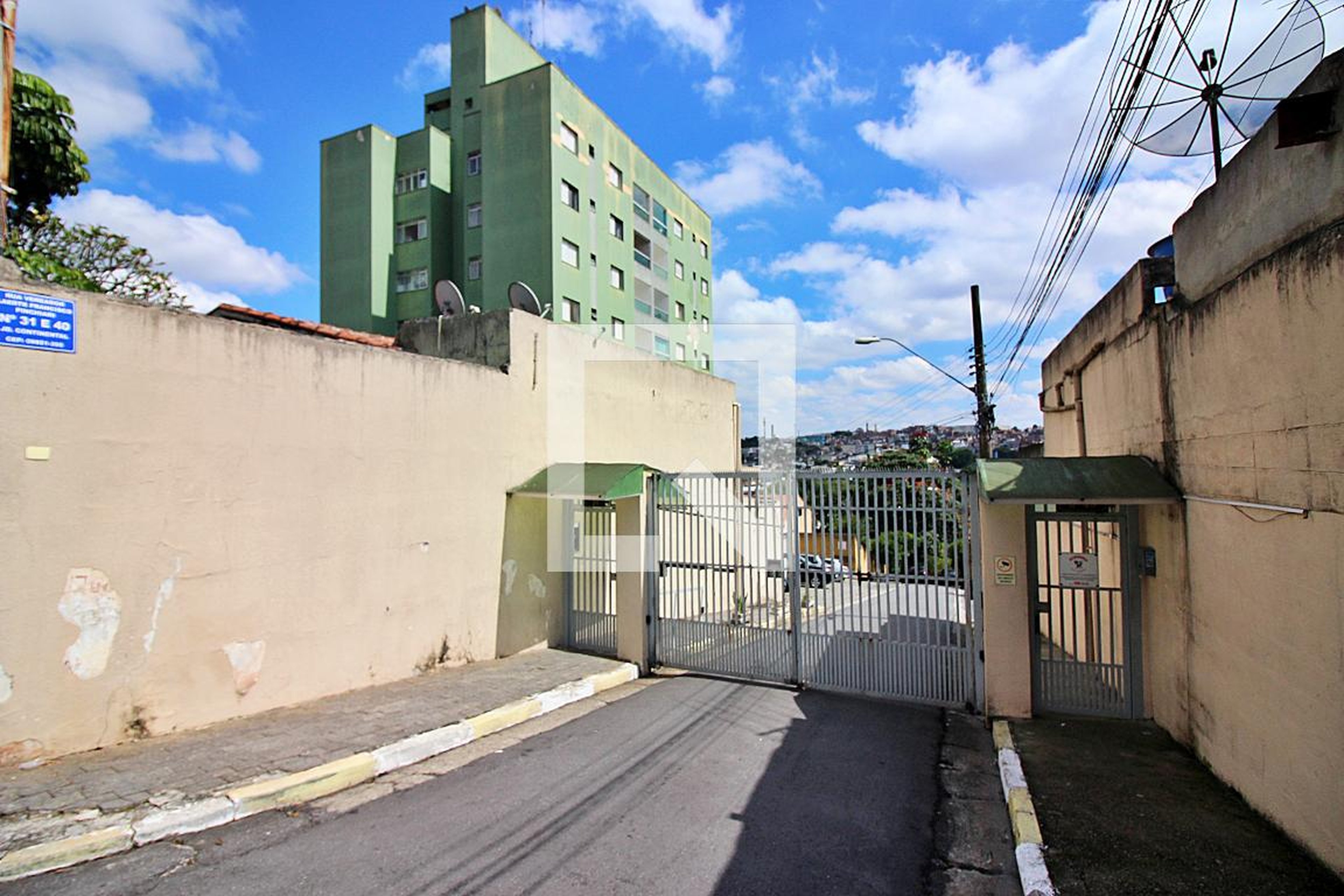 Fachada Condomínio em Rua Vereador Laerte Francisco Pinchiari, 32