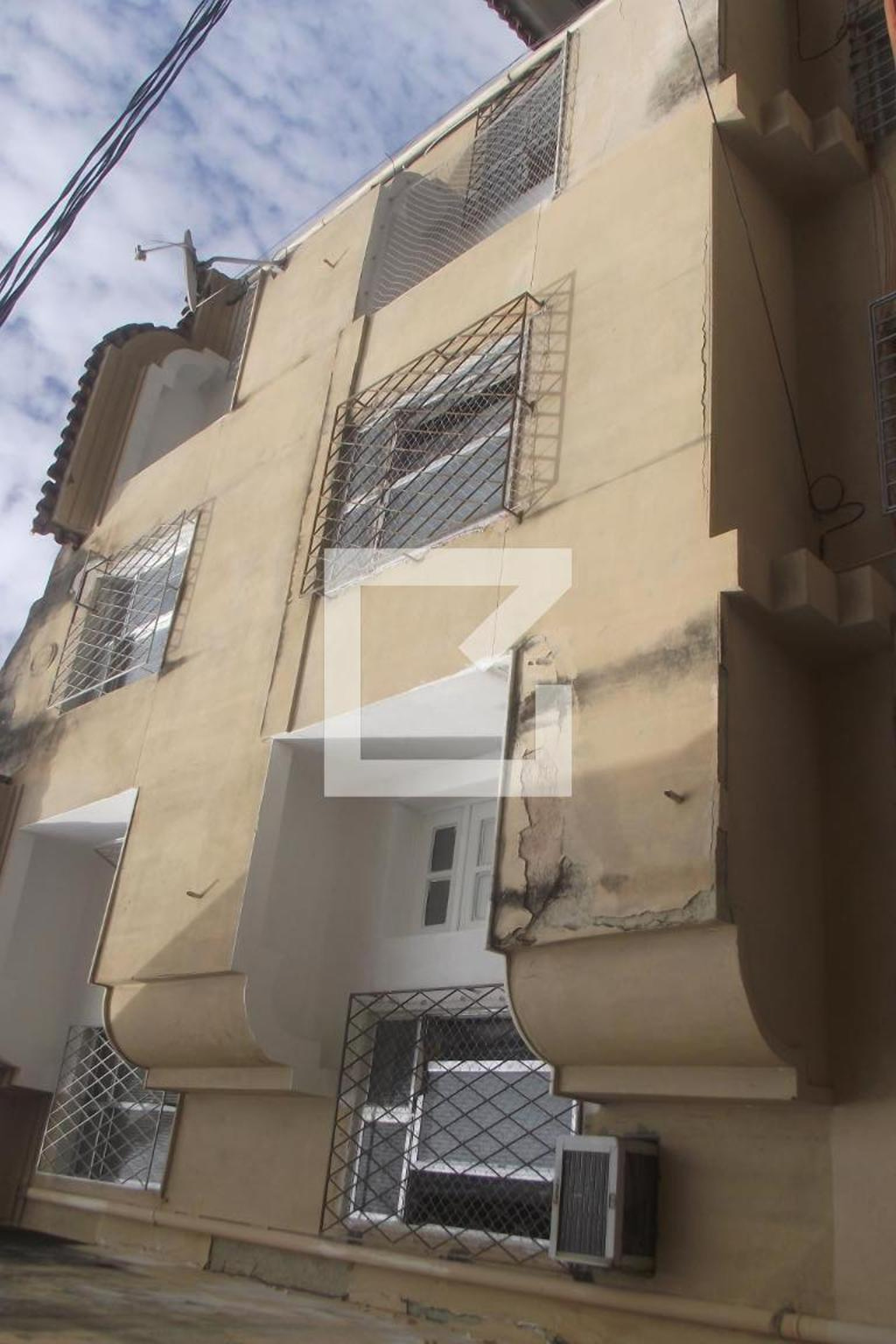 Fachada Condomínio em Rua Antônio Portella, 92