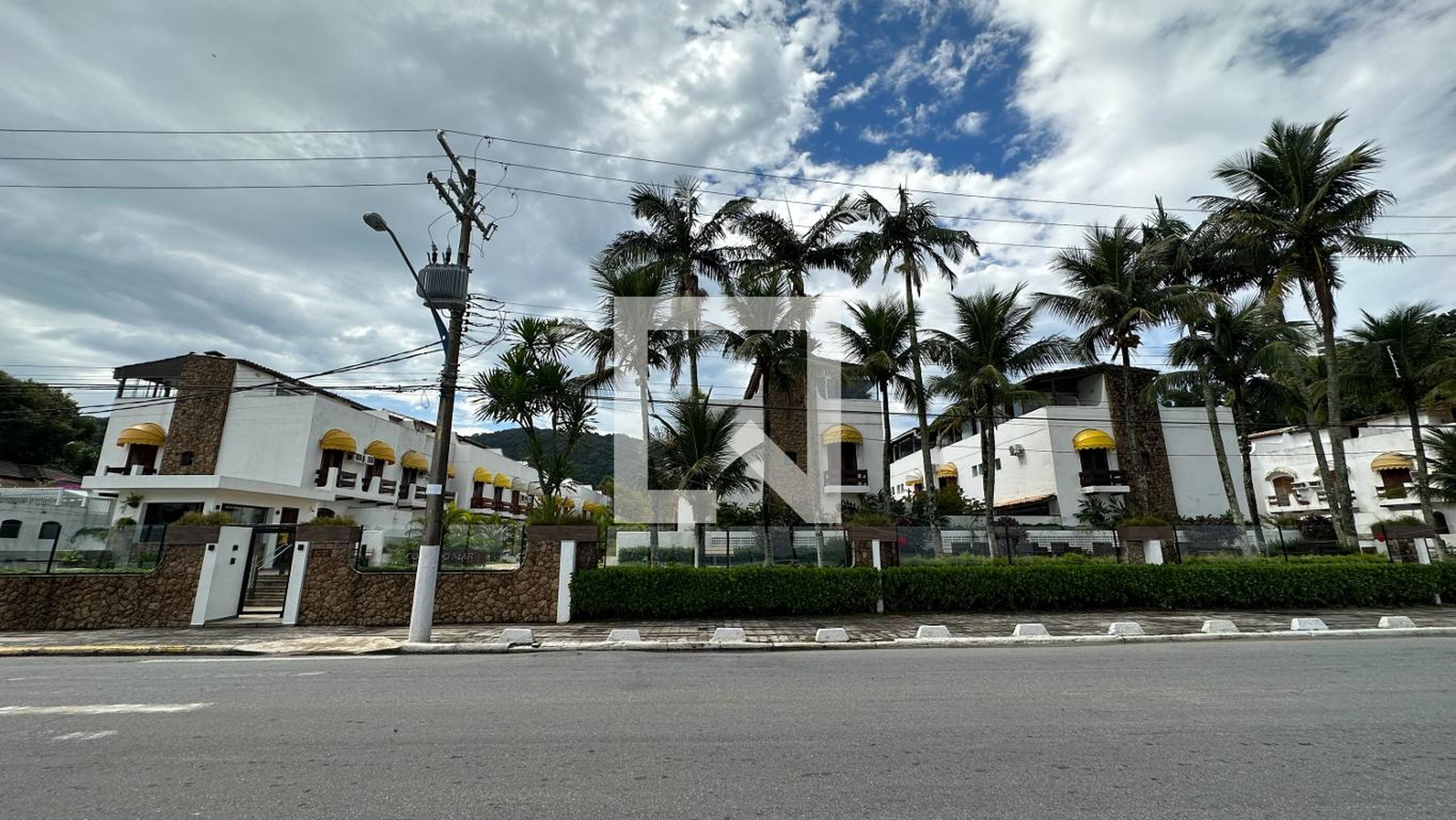 Fachada do Condomínio Condomínio Costa do Mar