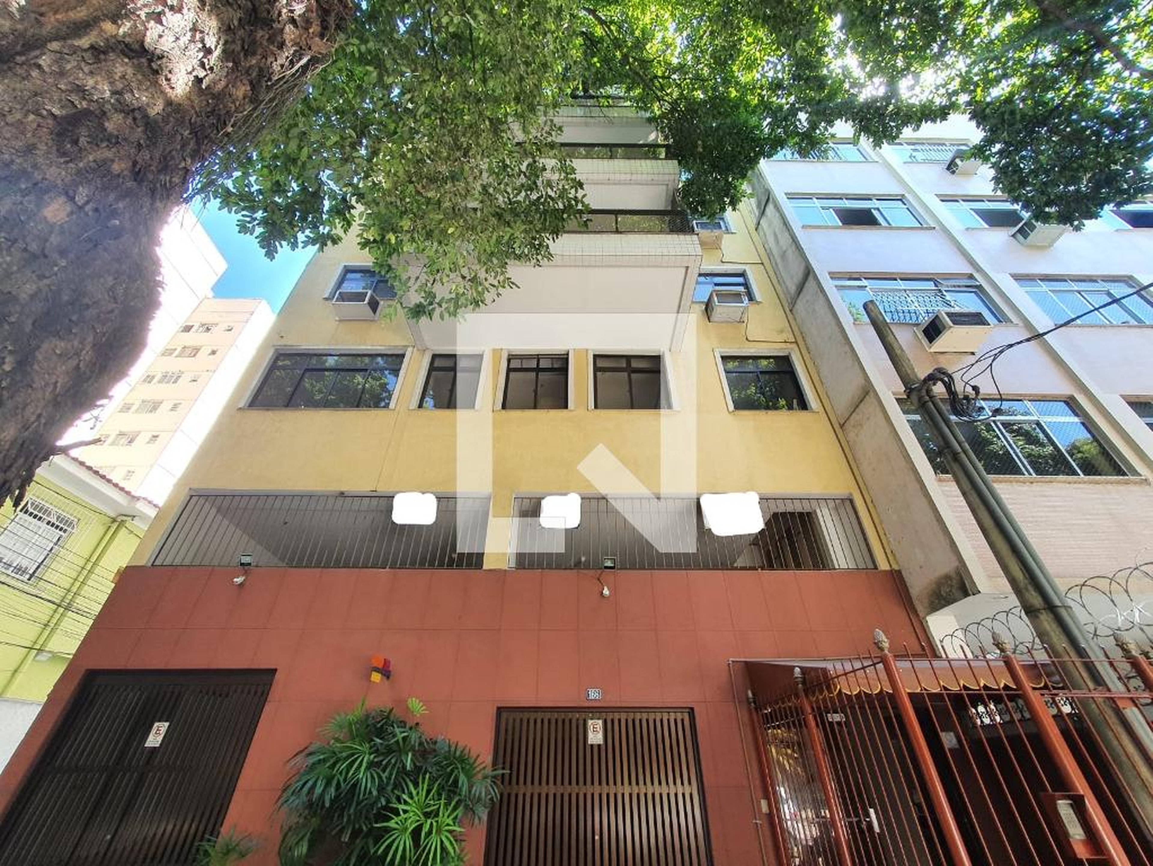 Fachada Condomínio Aparthotel Vivendas da Tijuca