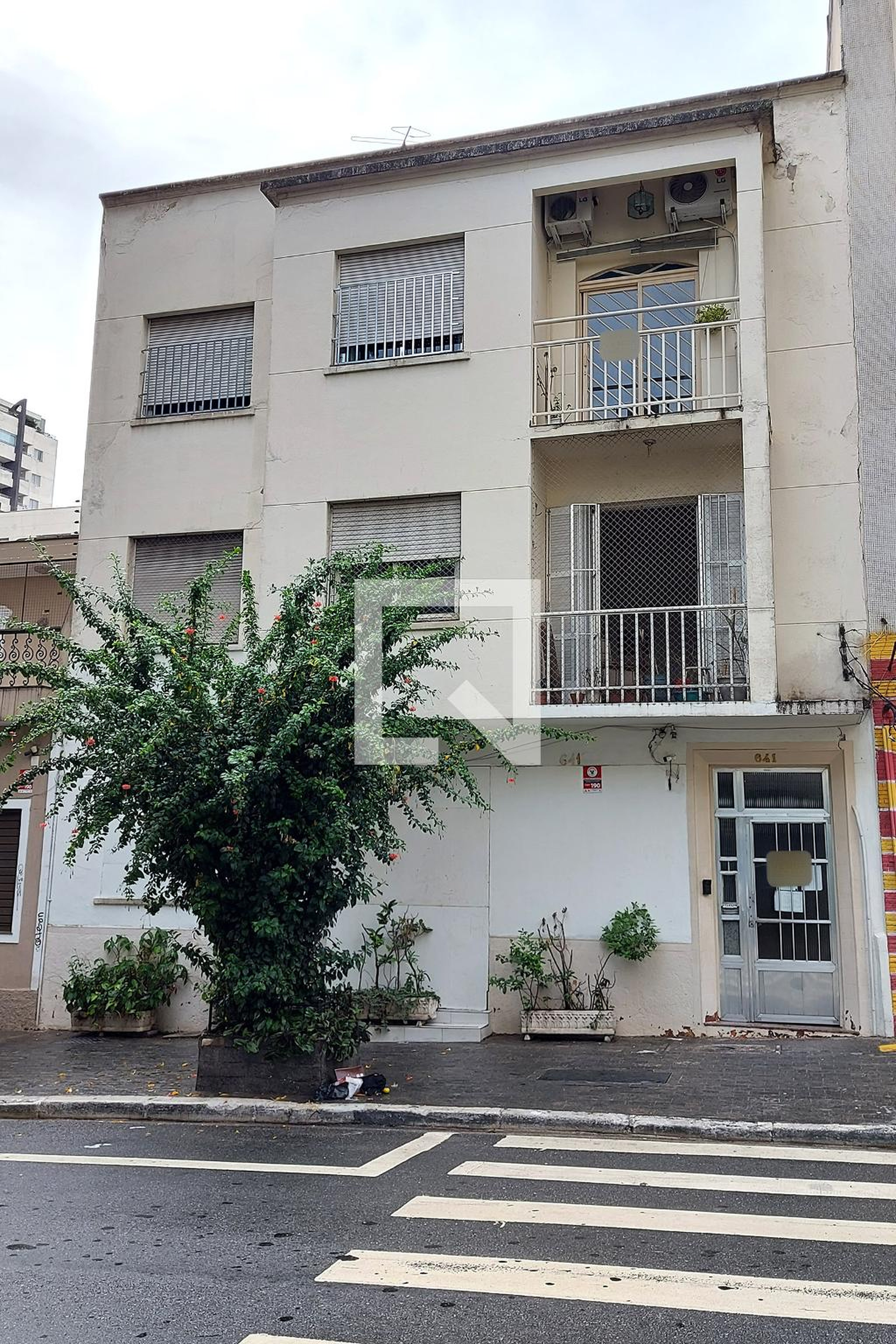 Fachada Condomínio em Rua Martim Francisco, 641