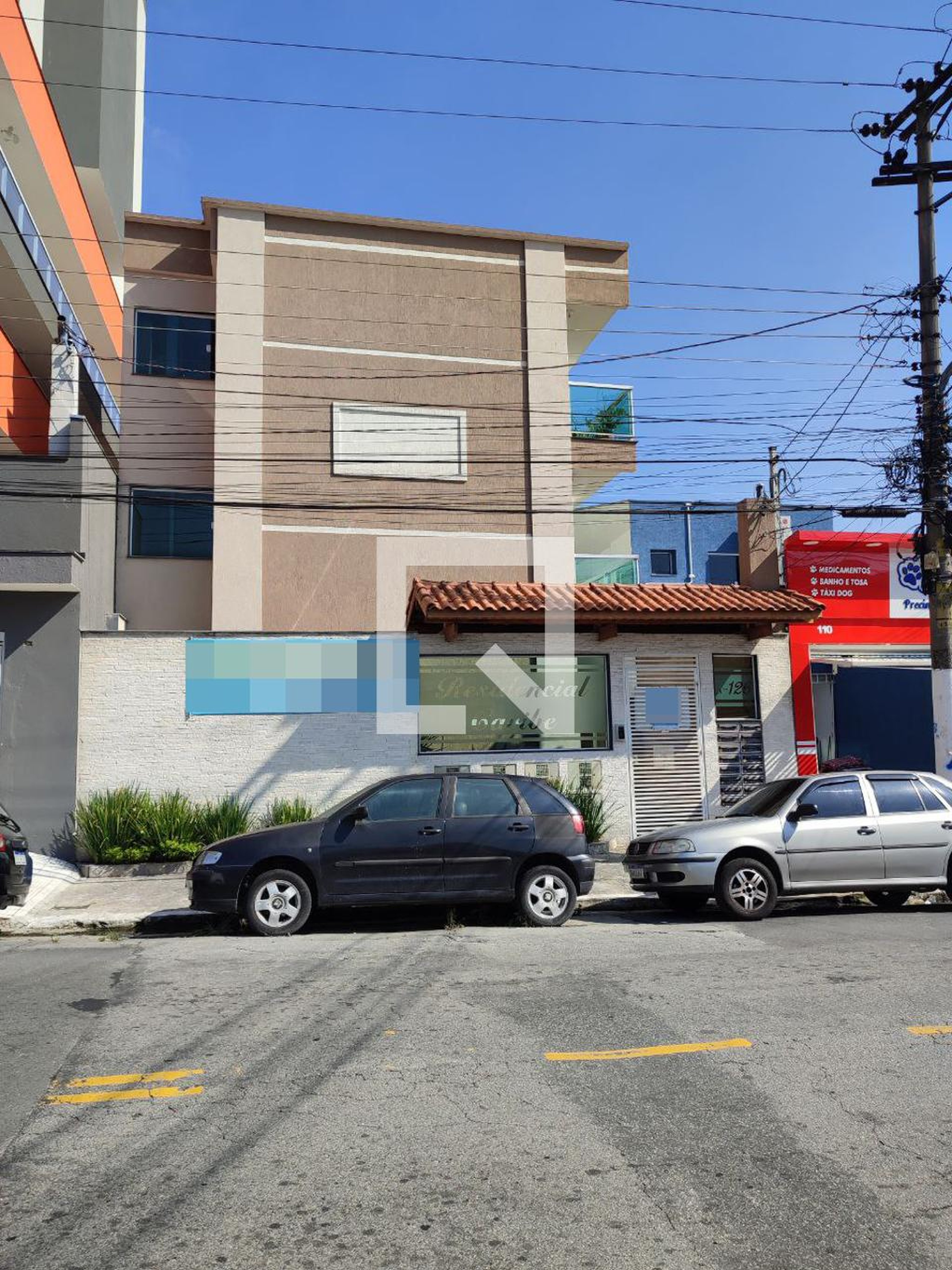 Fachada Condomínio em Rua Peixoto Werneck, 12