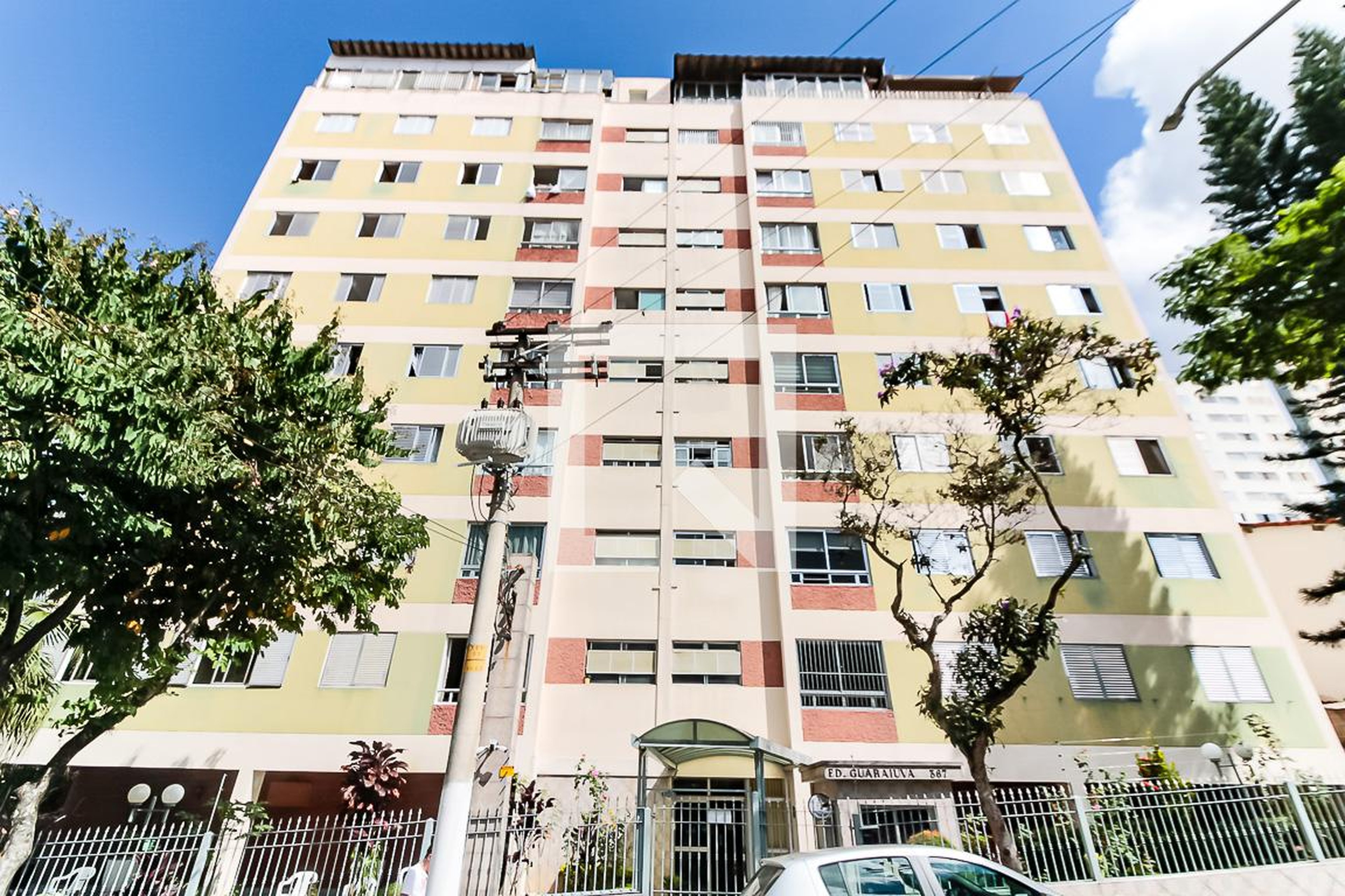 Fachada do Condomínio Condomínio Guaraiuva