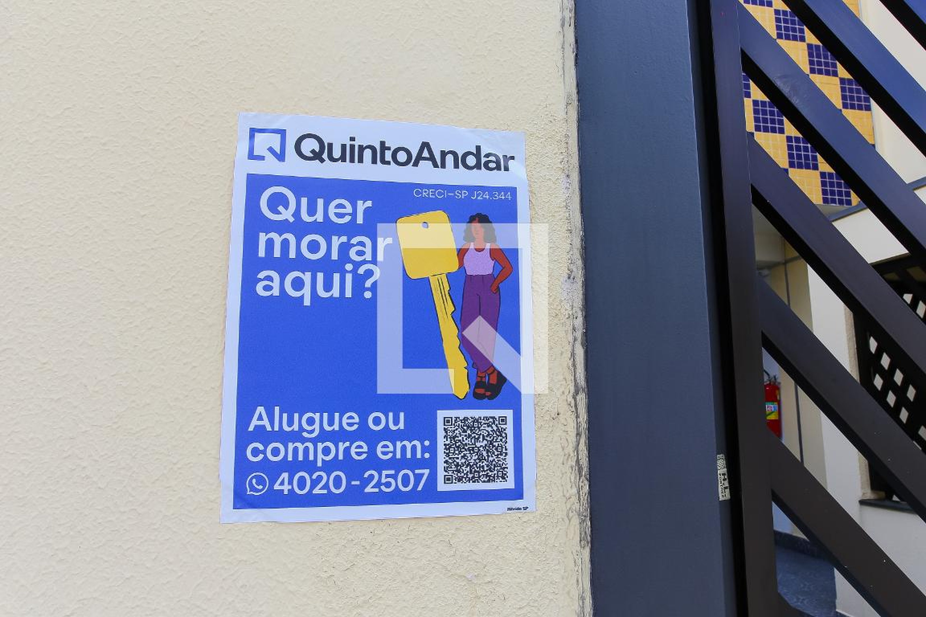 Fachada Condomínio em Rua das Cerejeiras, 104