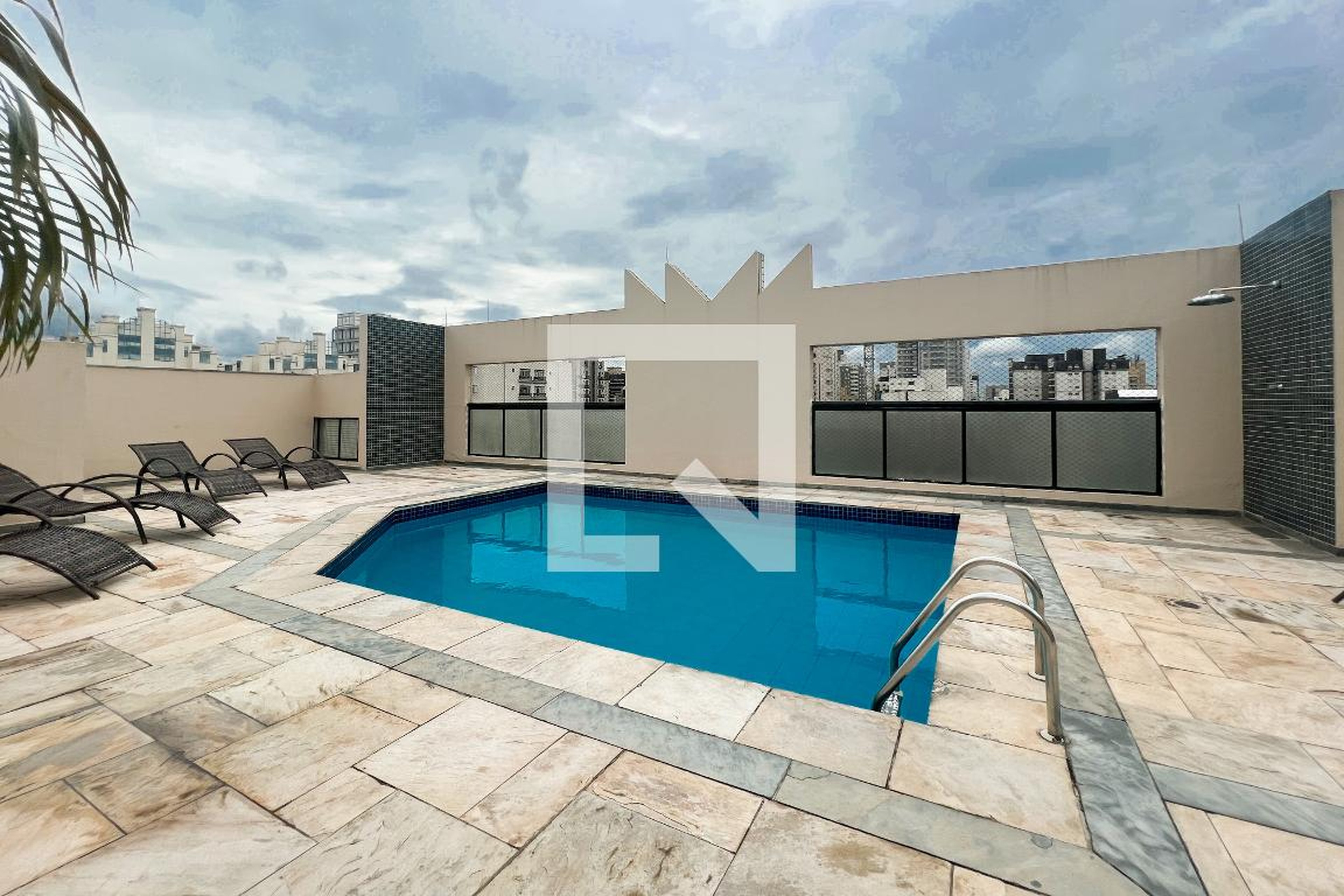 Piscina - New York Plaza Residence