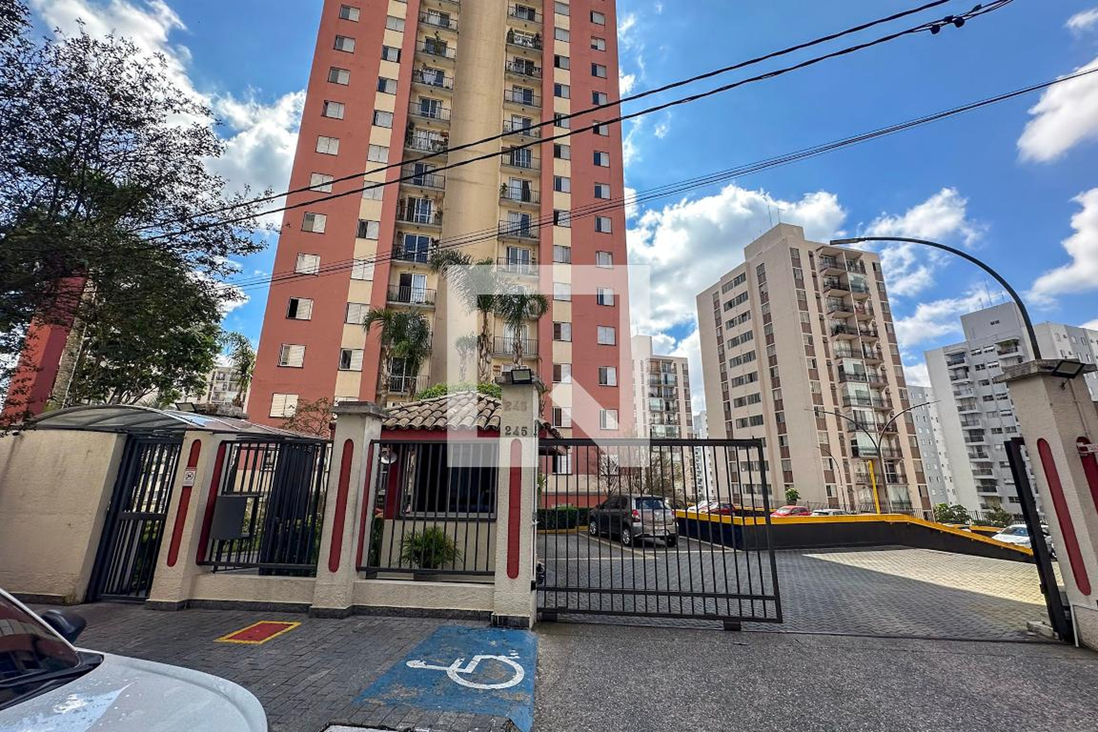 Fachada Condomínio Parque Botânico