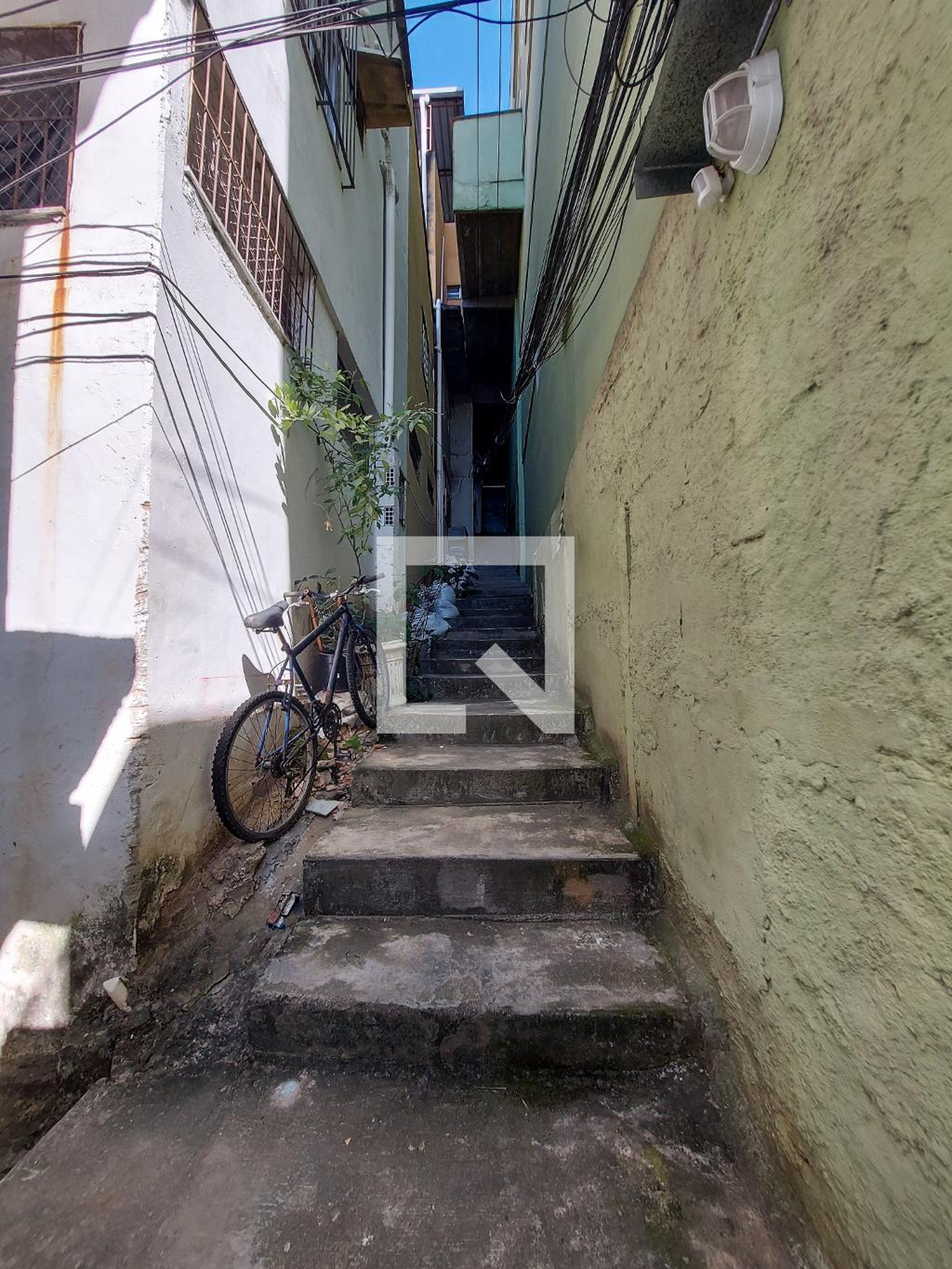 Entrada Condomínio em Rua Curupaiti, 517