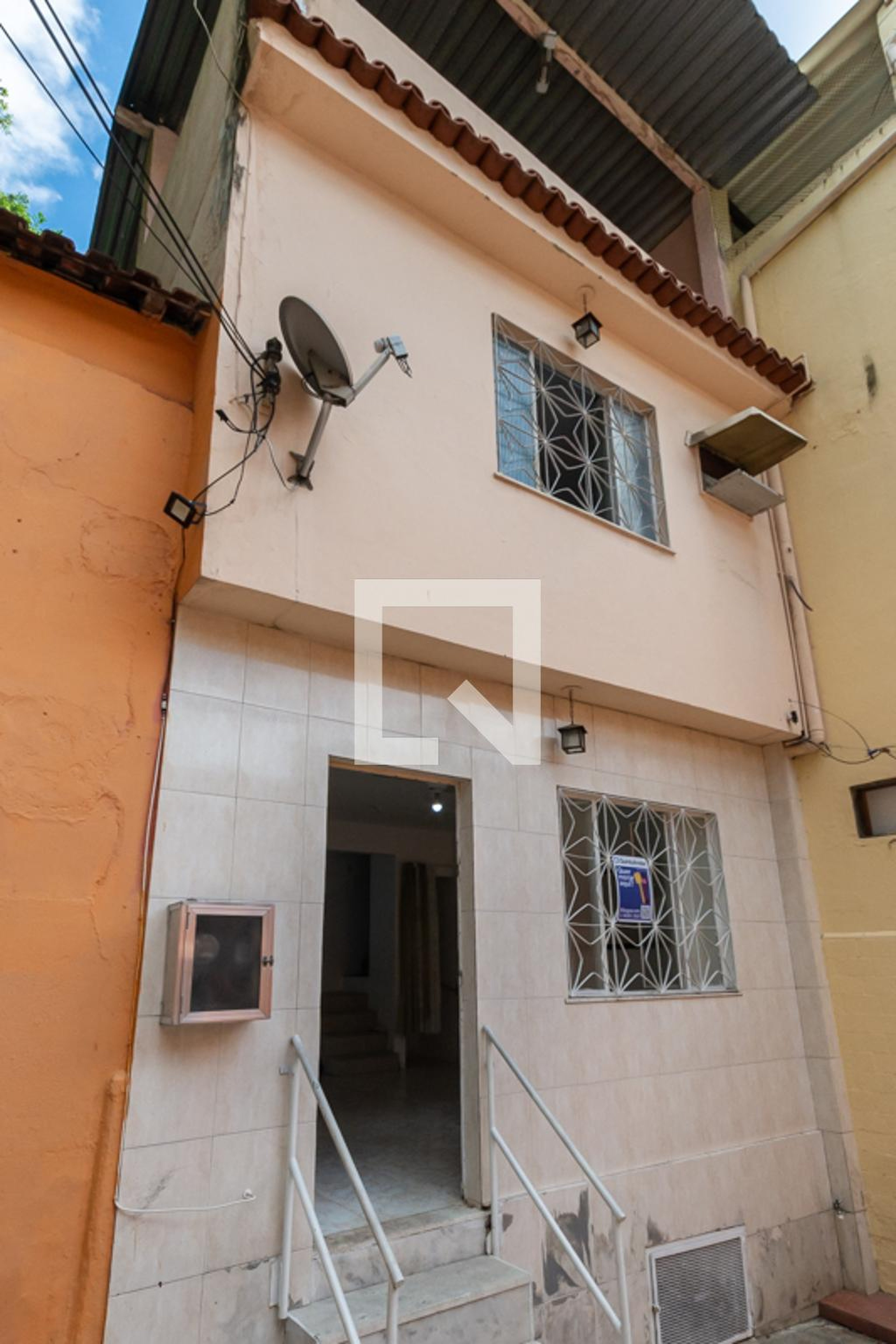 Fachada Condomínio em Rua Antônio Henrique de Noronha, 34