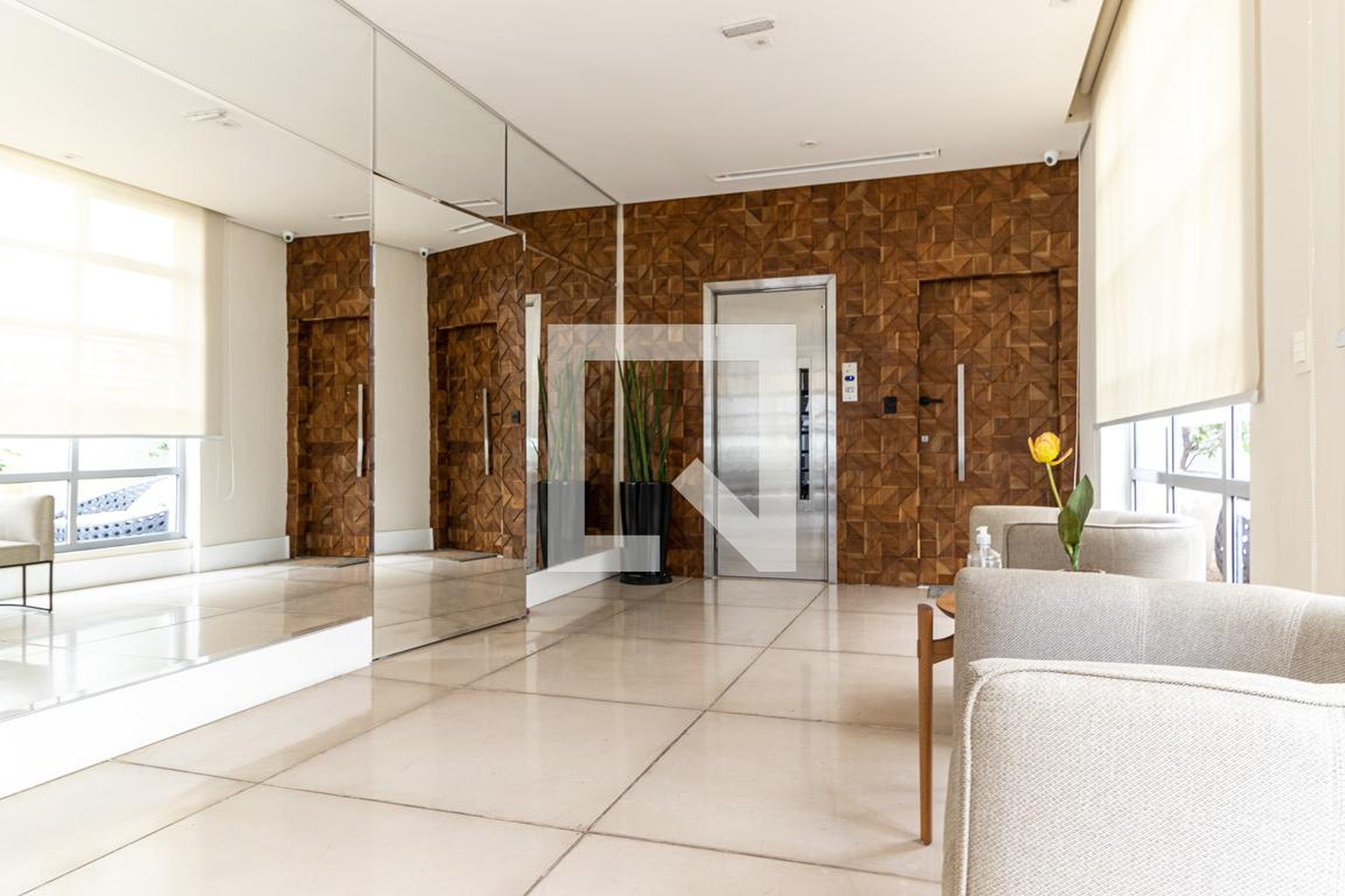 Elevador - Almiro Meirelles Ferreira