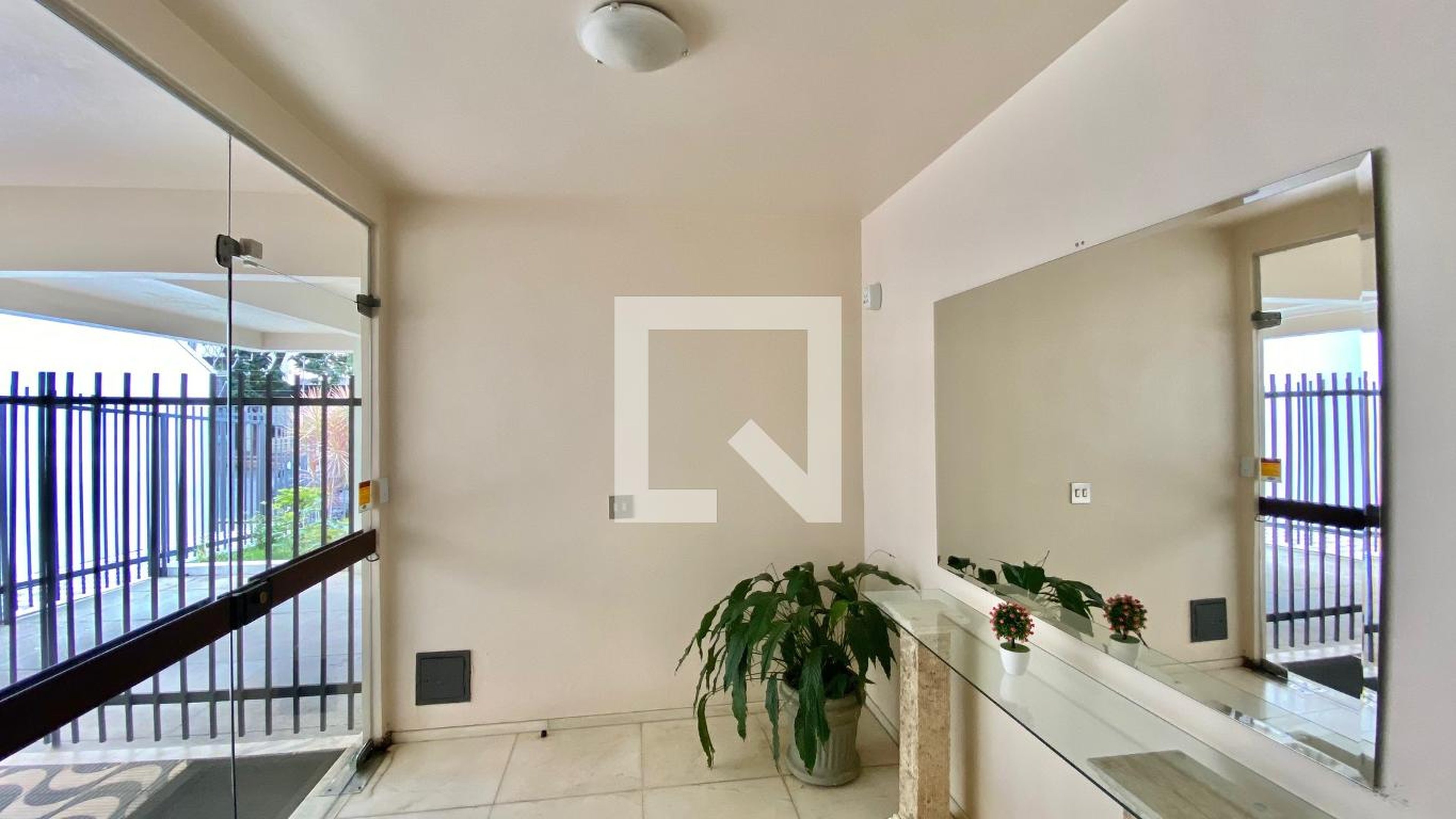 Hall de entrada Condomínio Fabiano