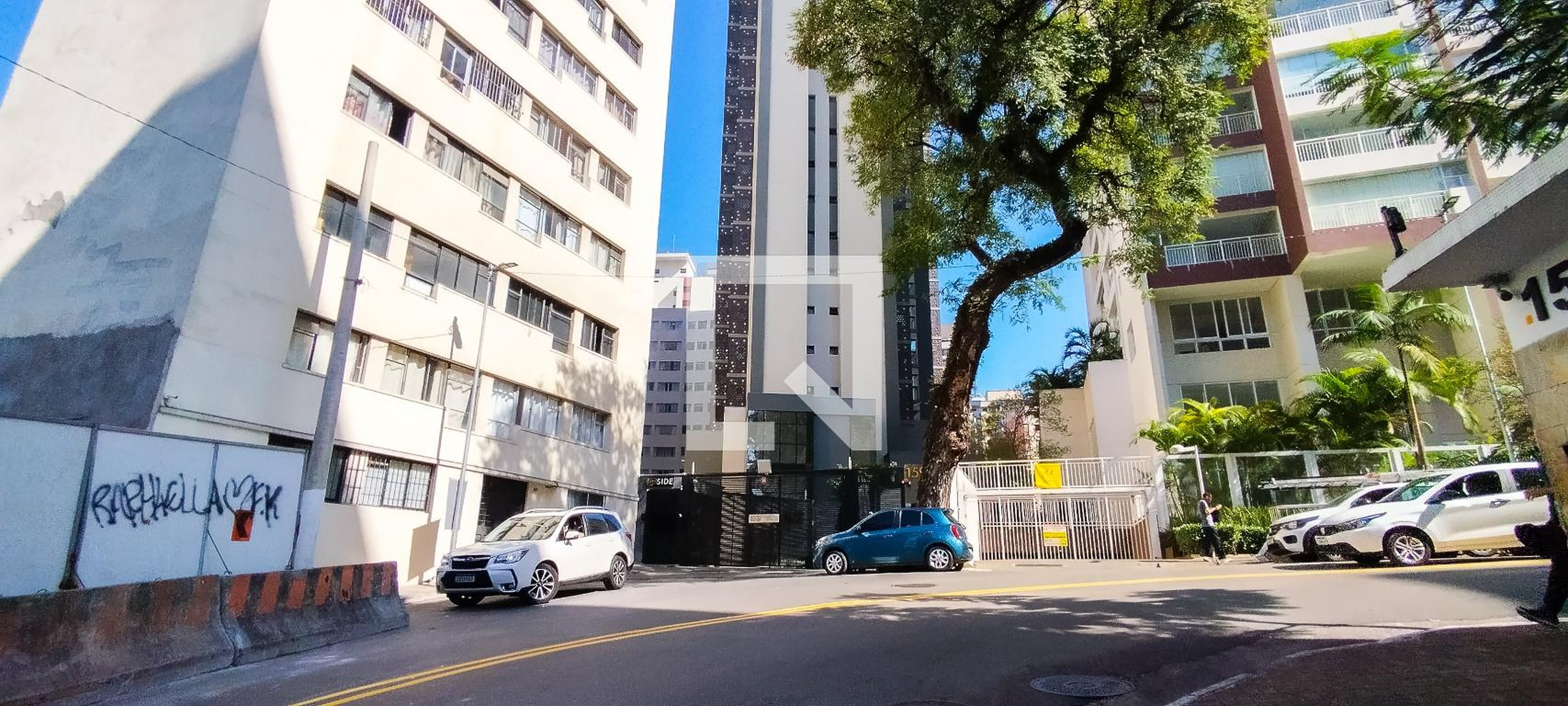 Fachada Condomínio em Rua Almiro Paim, 150