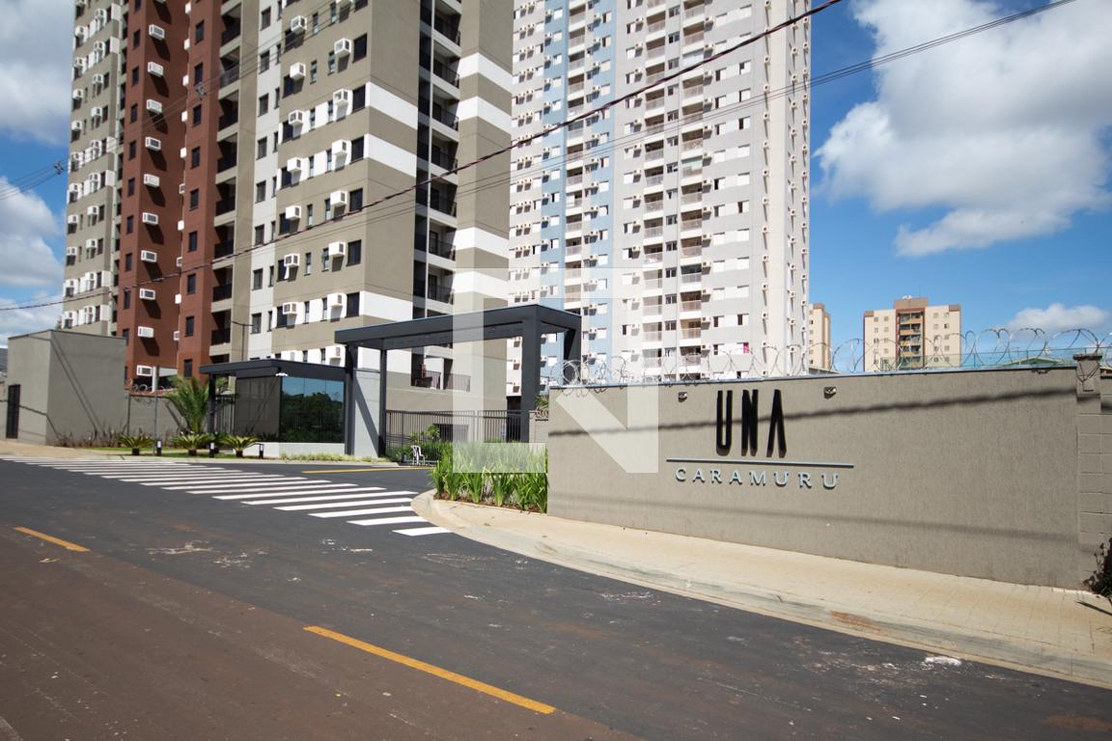 Fachada do condomínio Condomínio UNA Caramuru