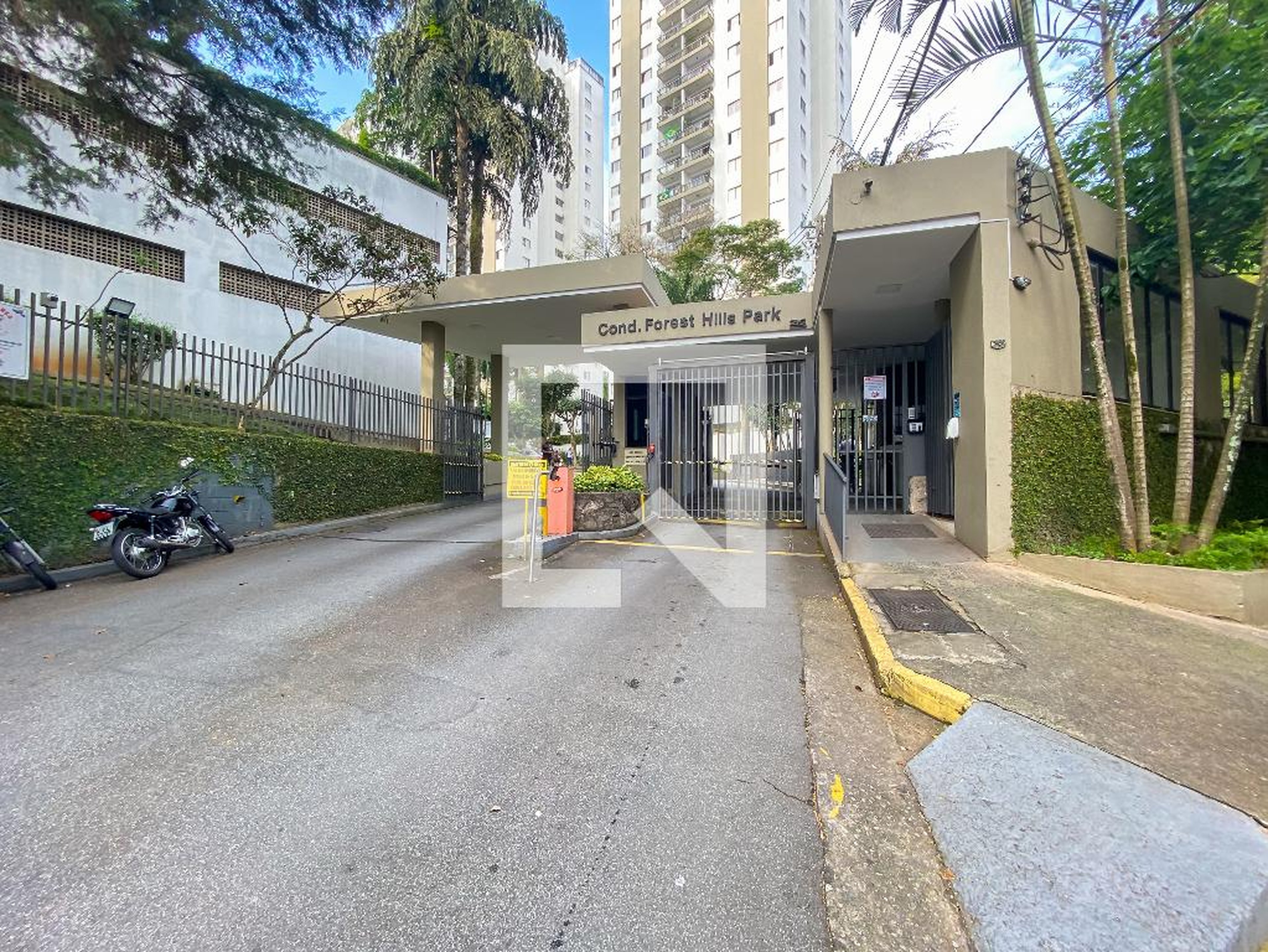 Fachada do Condomínio Condomínio Forest Hills Park