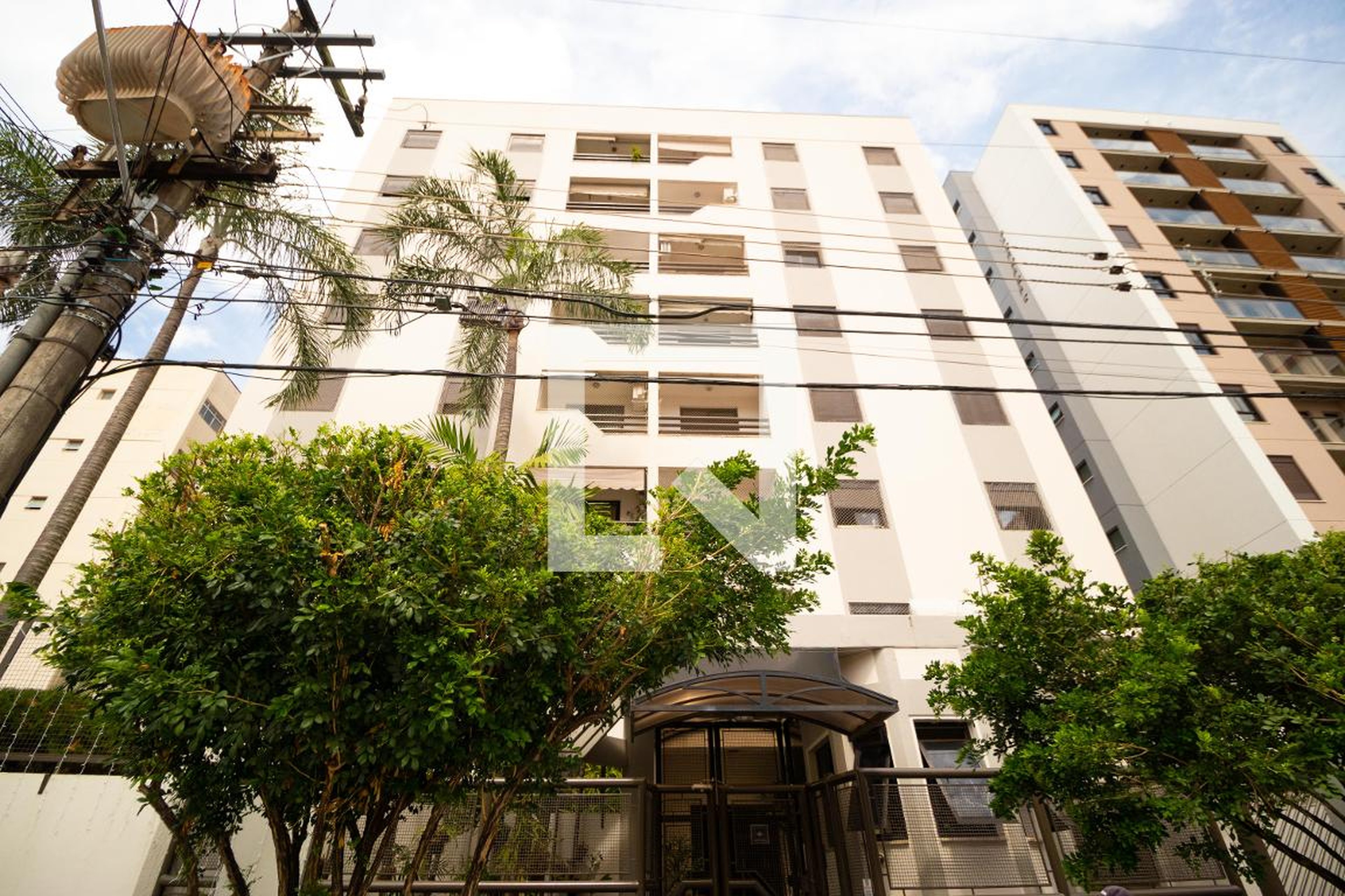 Fachada Condomínio em Rua Votorantim, 51