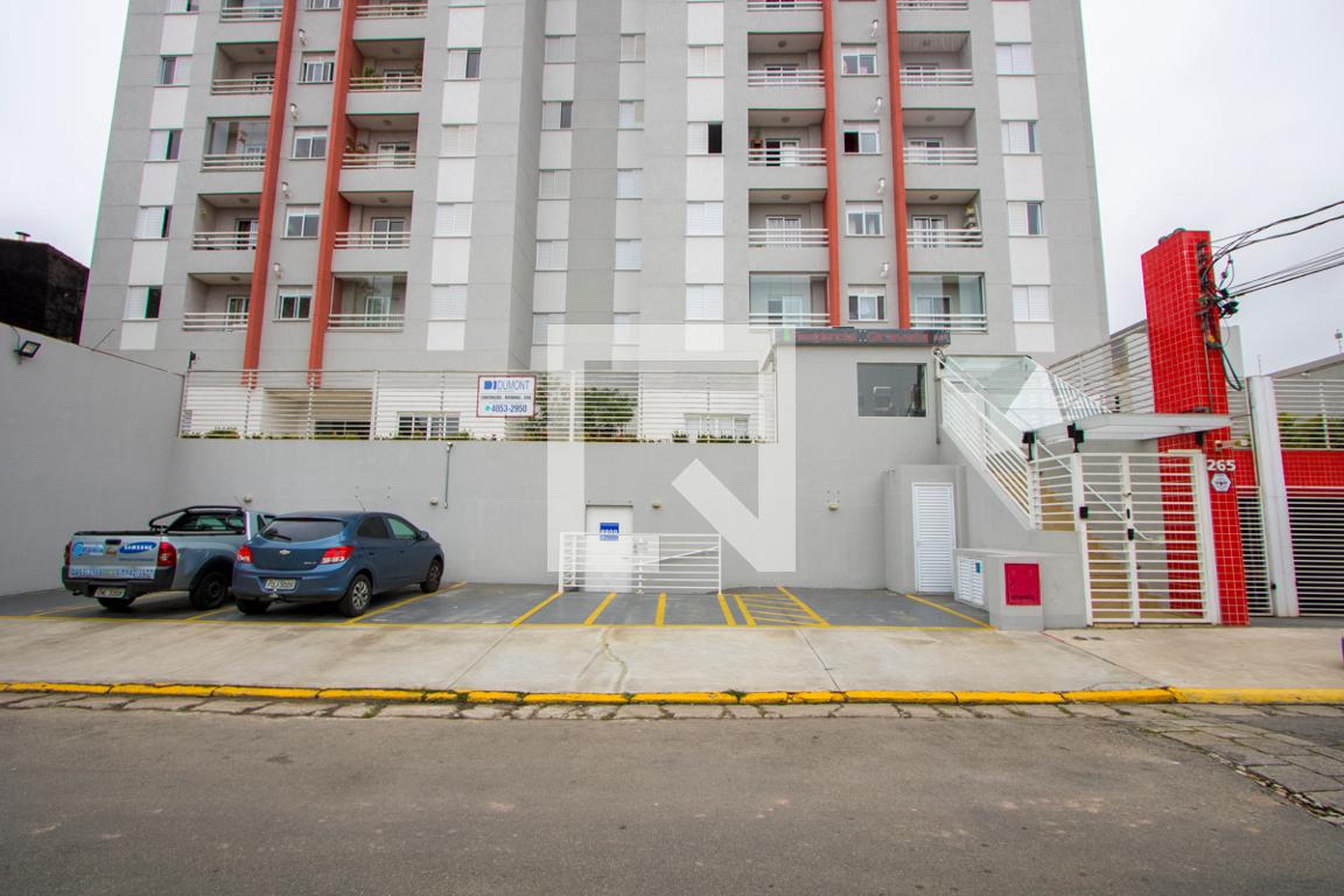 Fachada Condomínio em Rua Gravata, 200