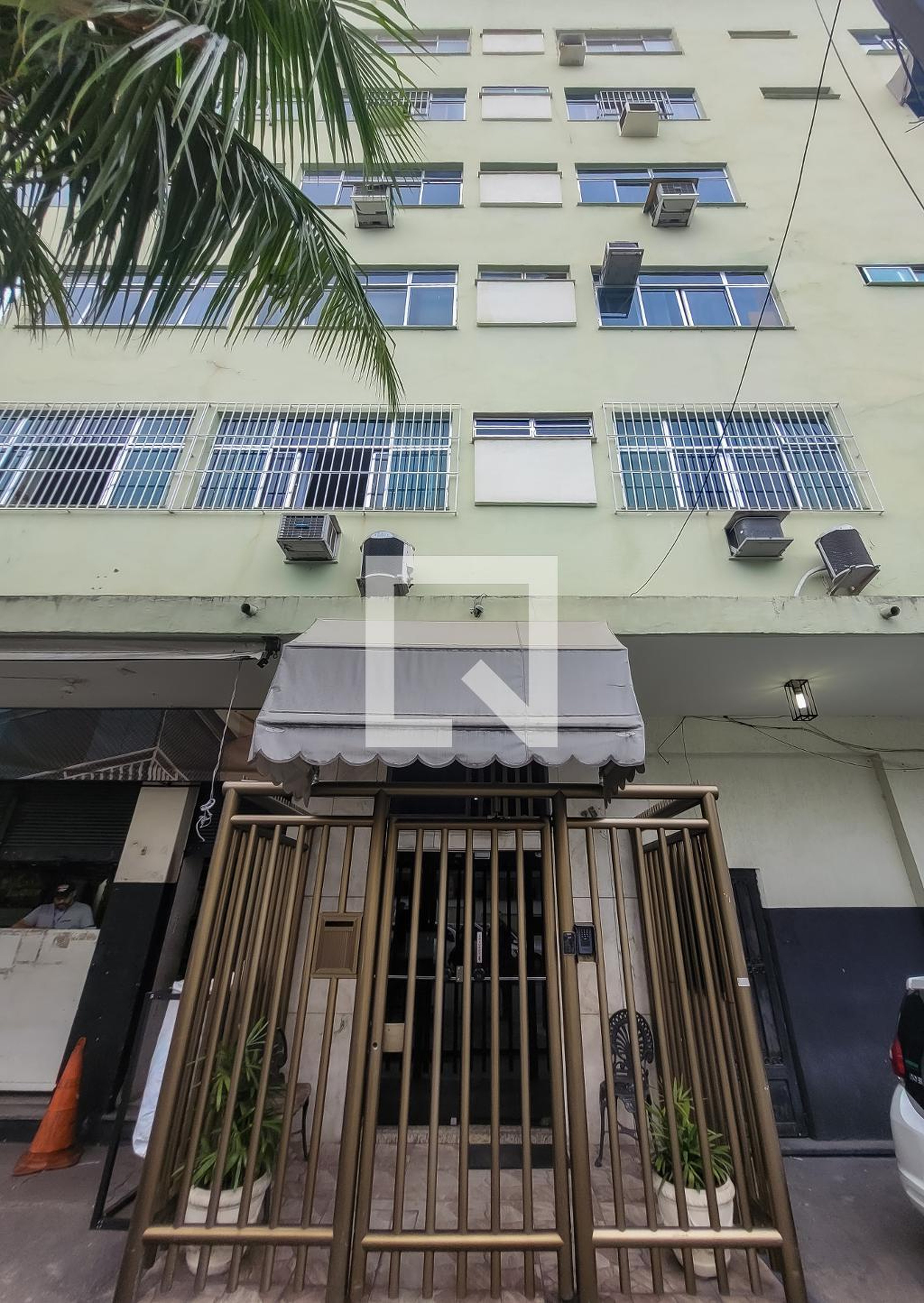 Fachada do Prédio Condomínio em Rua Adelaíde, 26