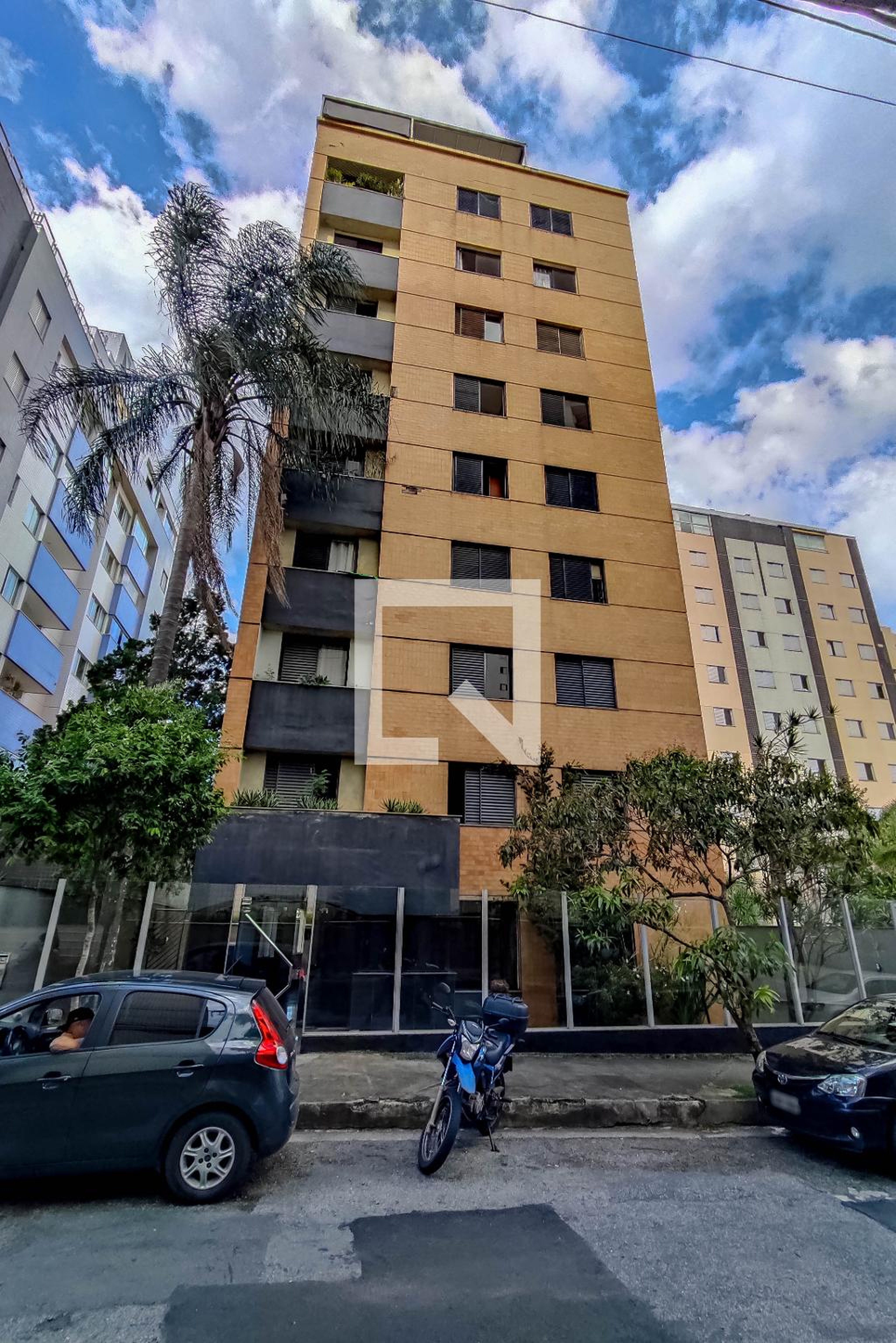 Fachada Condomínio em Rua Lauro Ferreira, 100