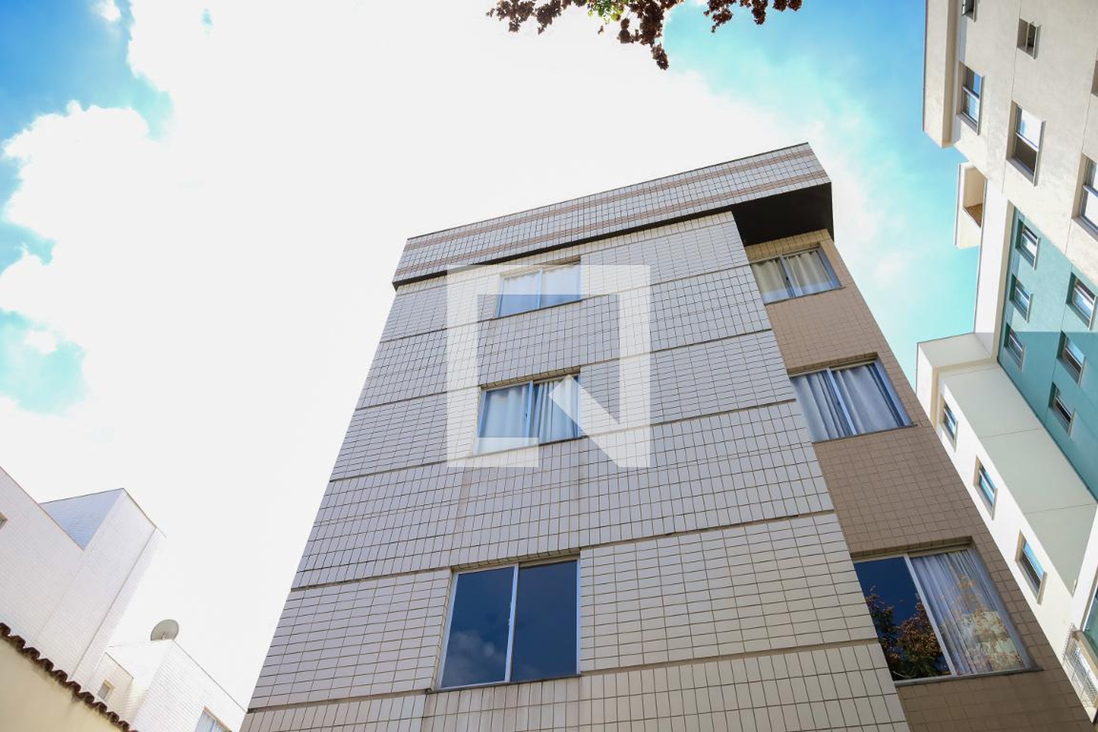 Fachada Condomínio em Rua Lindolfo de Azevedo, 1327