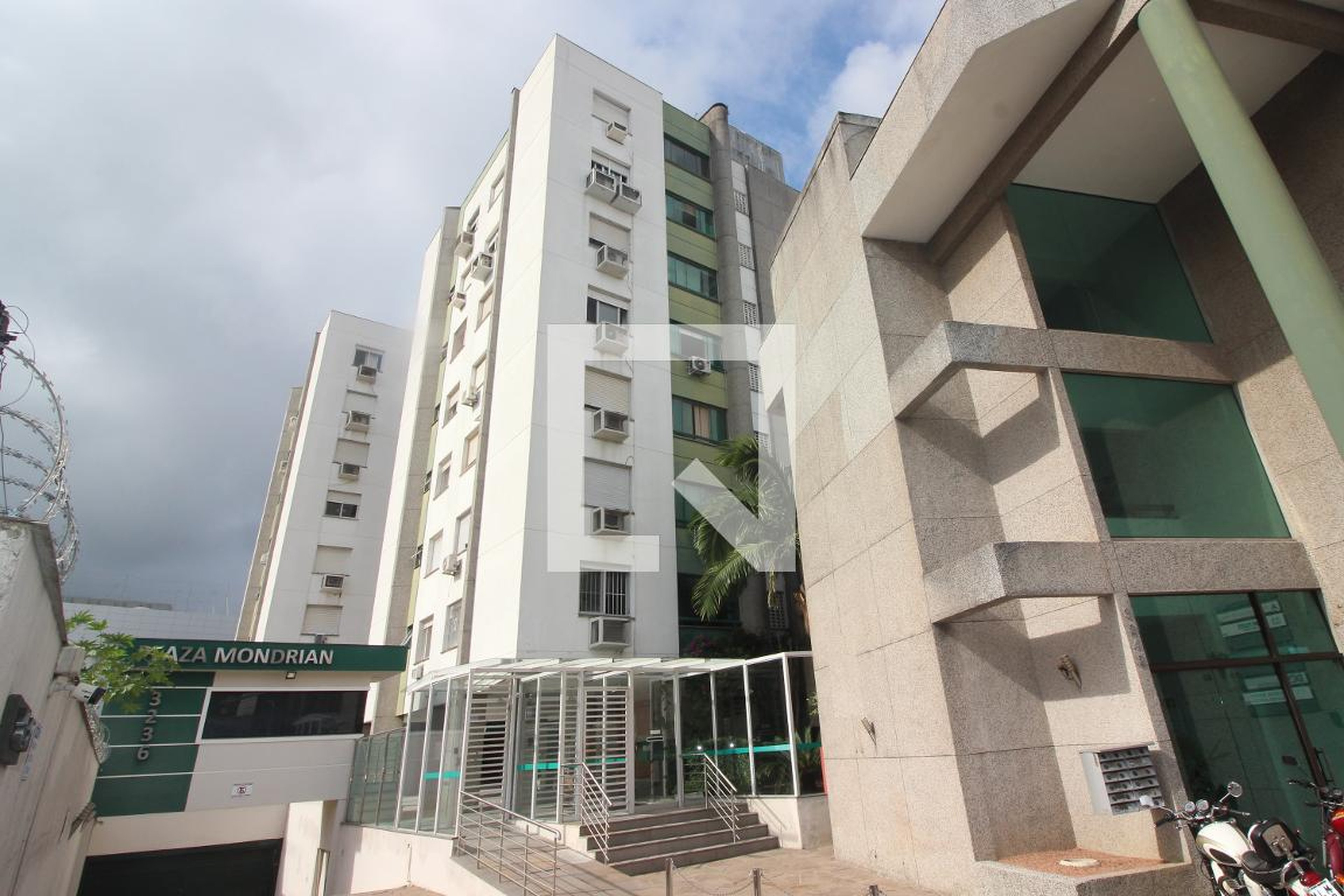 Fachada do Prédio Condomínio Plaza Mondrian