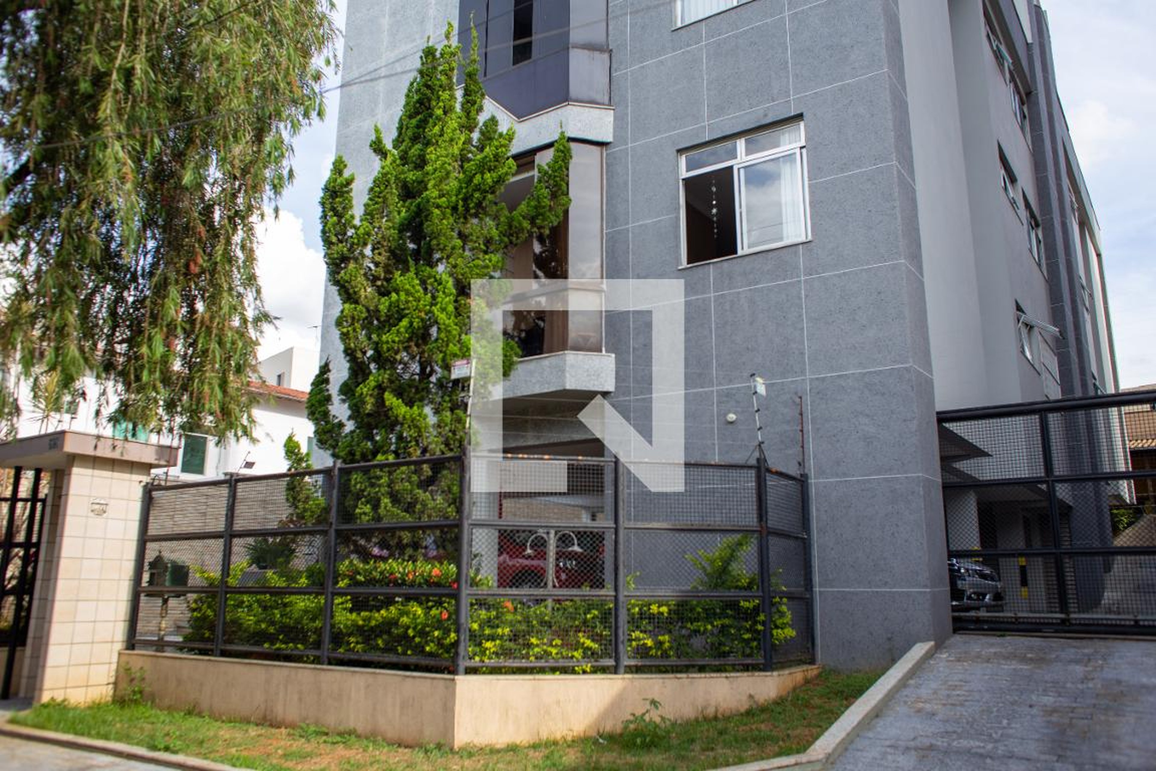 Fachada do Prédio Condomínio Saint Paul Residence