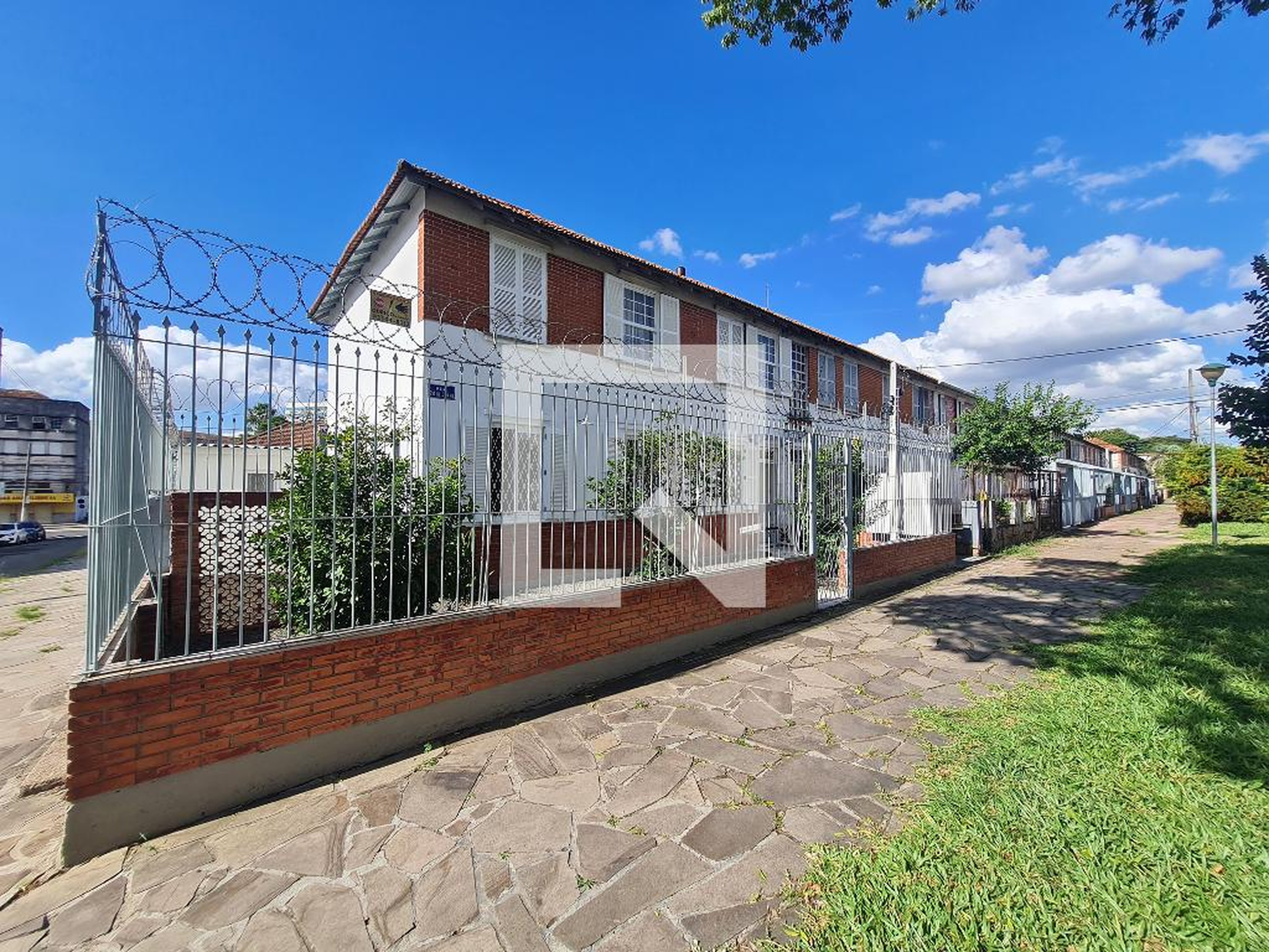 Fachada do Prédio Condomínio em Rua 24 de Junho, 4